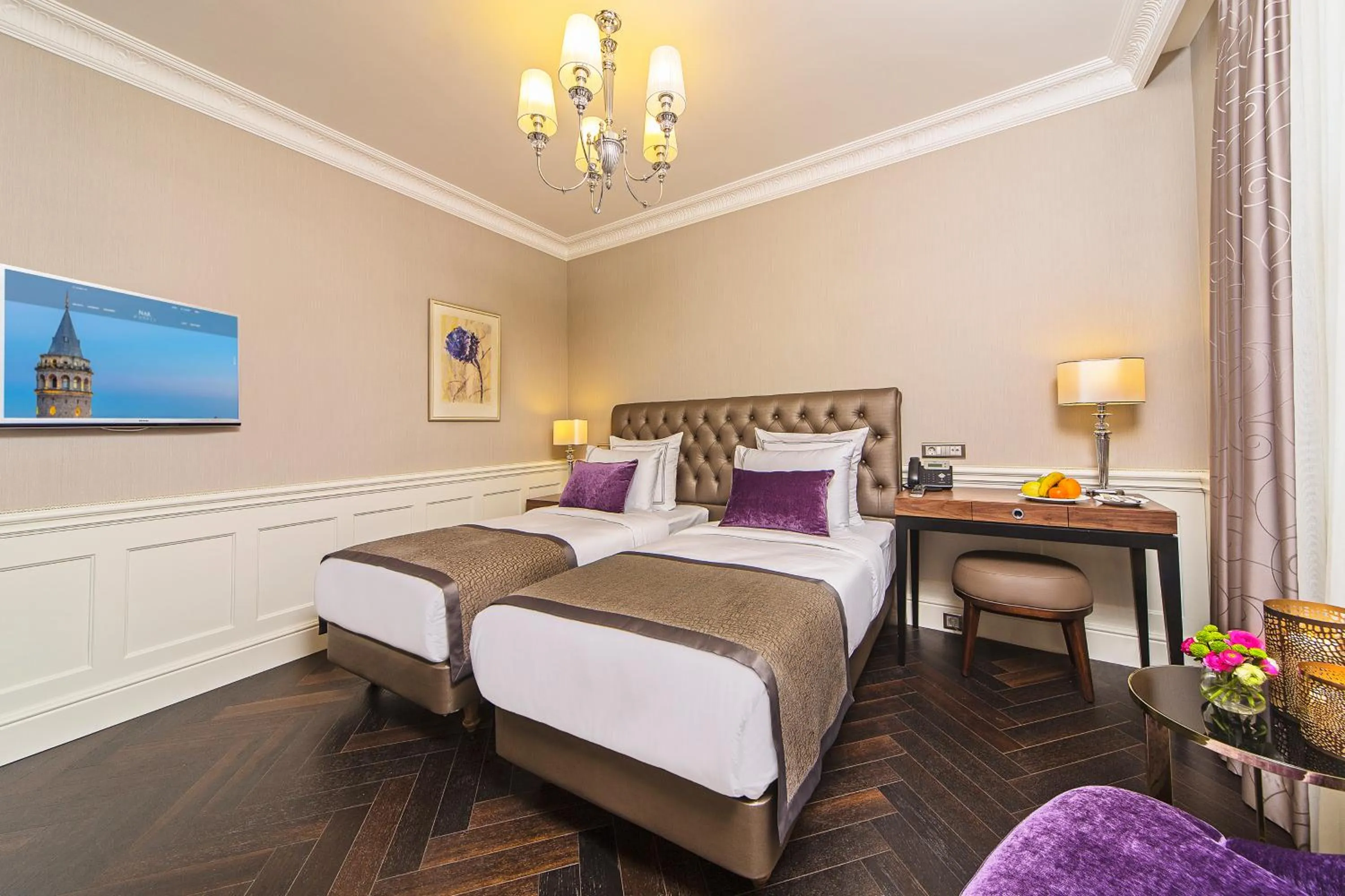 Bed in Meroddi Bağdatlıyan - 1892 Heritage Rooms by Galata Tower