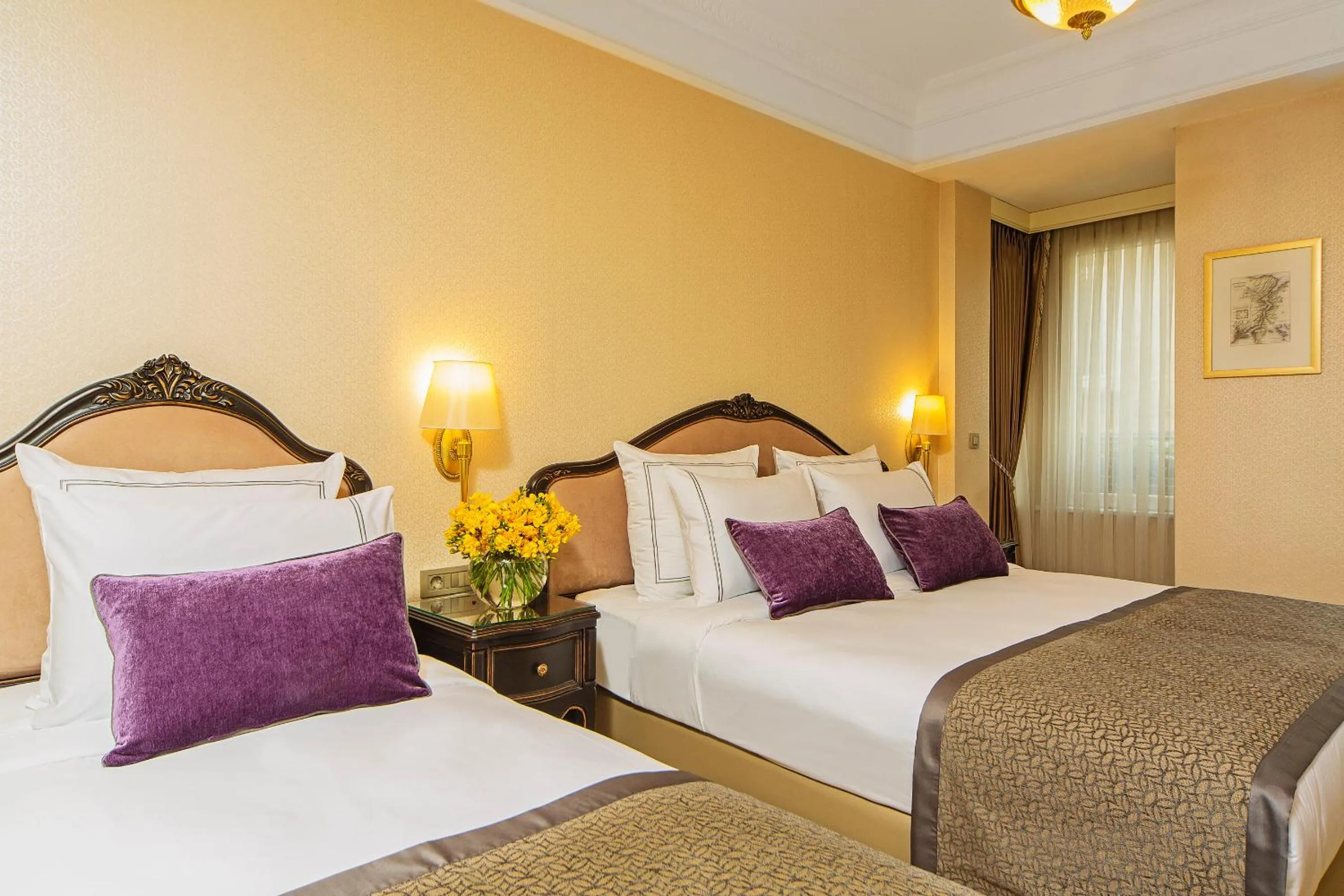 Bed in Meroddi Bağdatlıyan - 1892 Heritage Rooms by Galata Tower