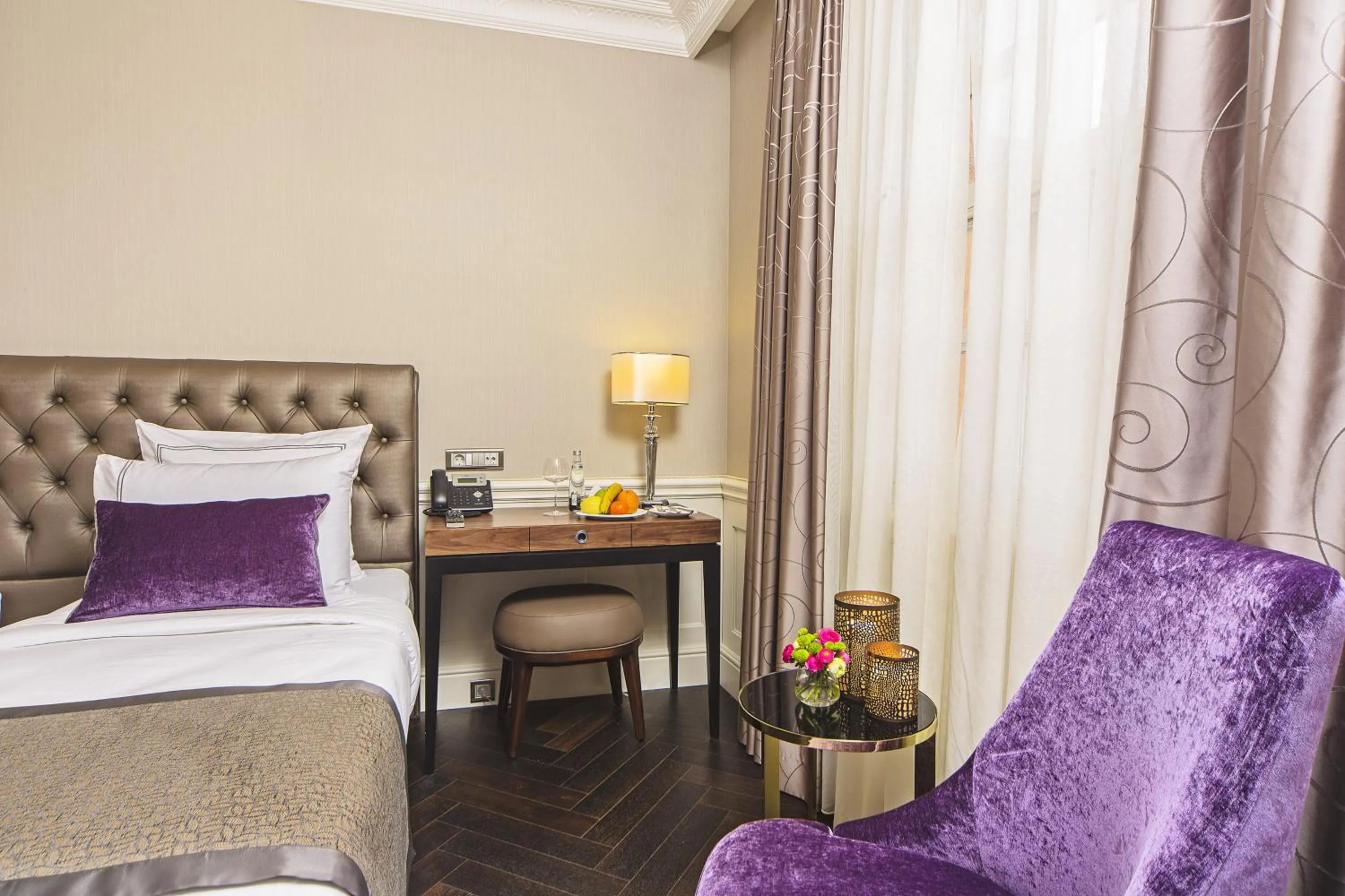 Bed in Meroddi Bağdatlıyan - 1892 Heritage Rooms by Galata Tower