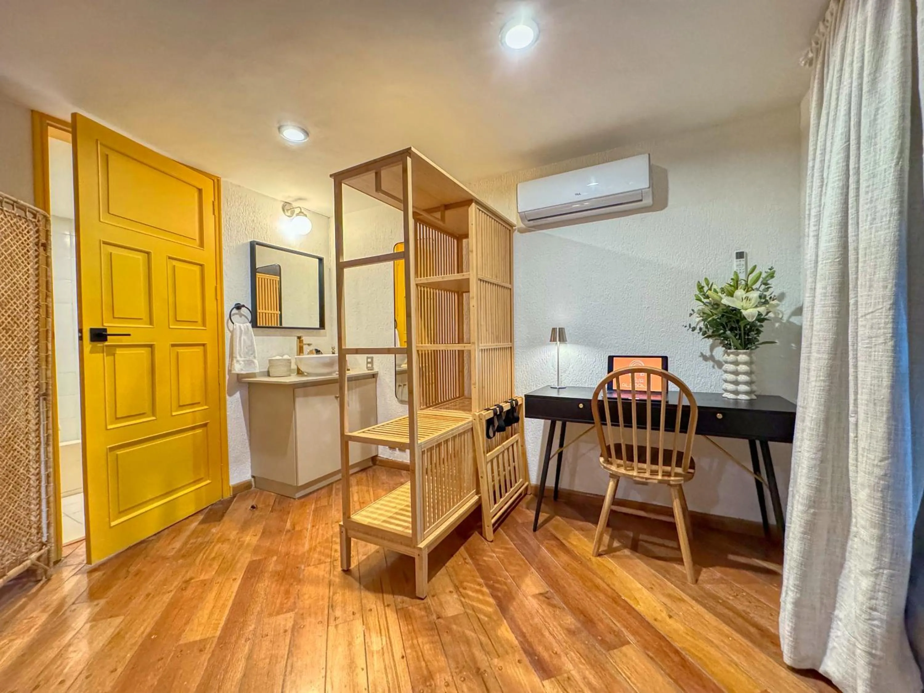 TV and multimedia in Hotel Boutique Casa Alebrije