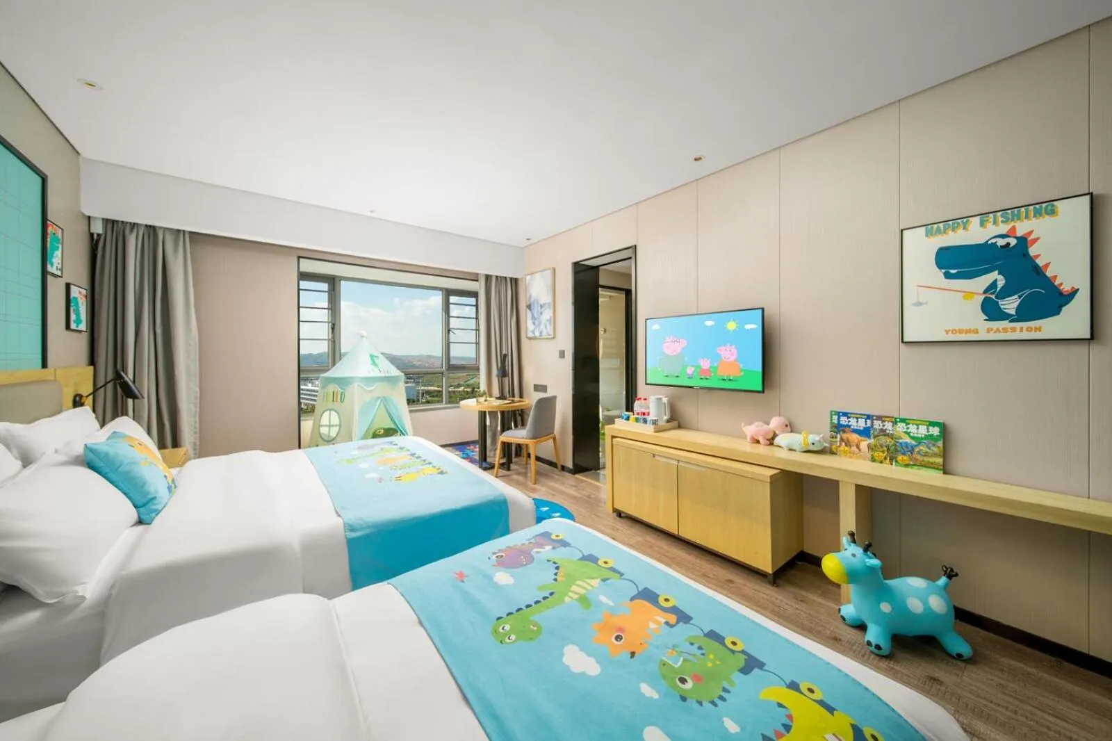 Photo of the whole room, Bed in Echarm Hotel Kunming Changshui International Airport