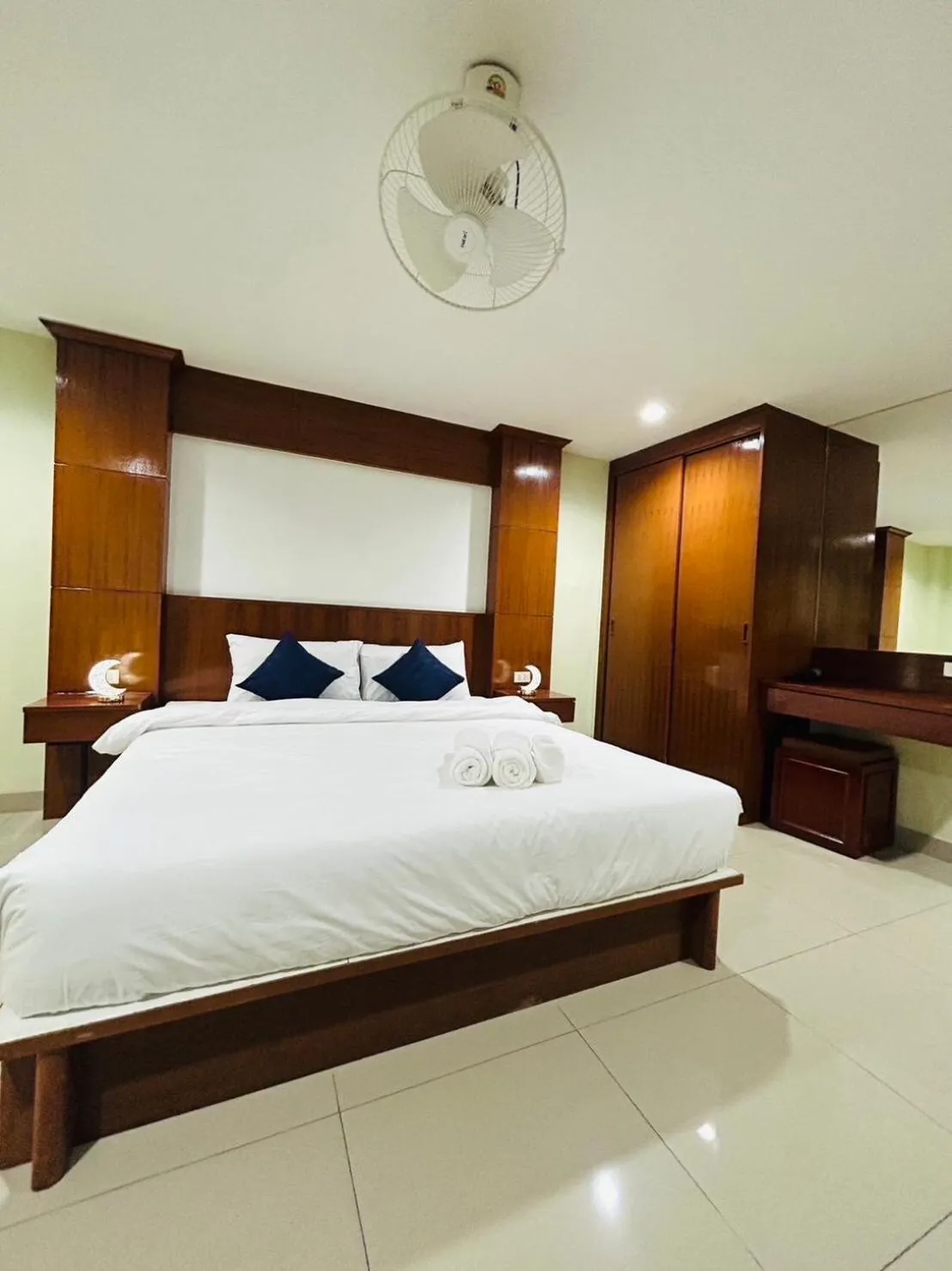 Bed in Royal Star Suites pattaya