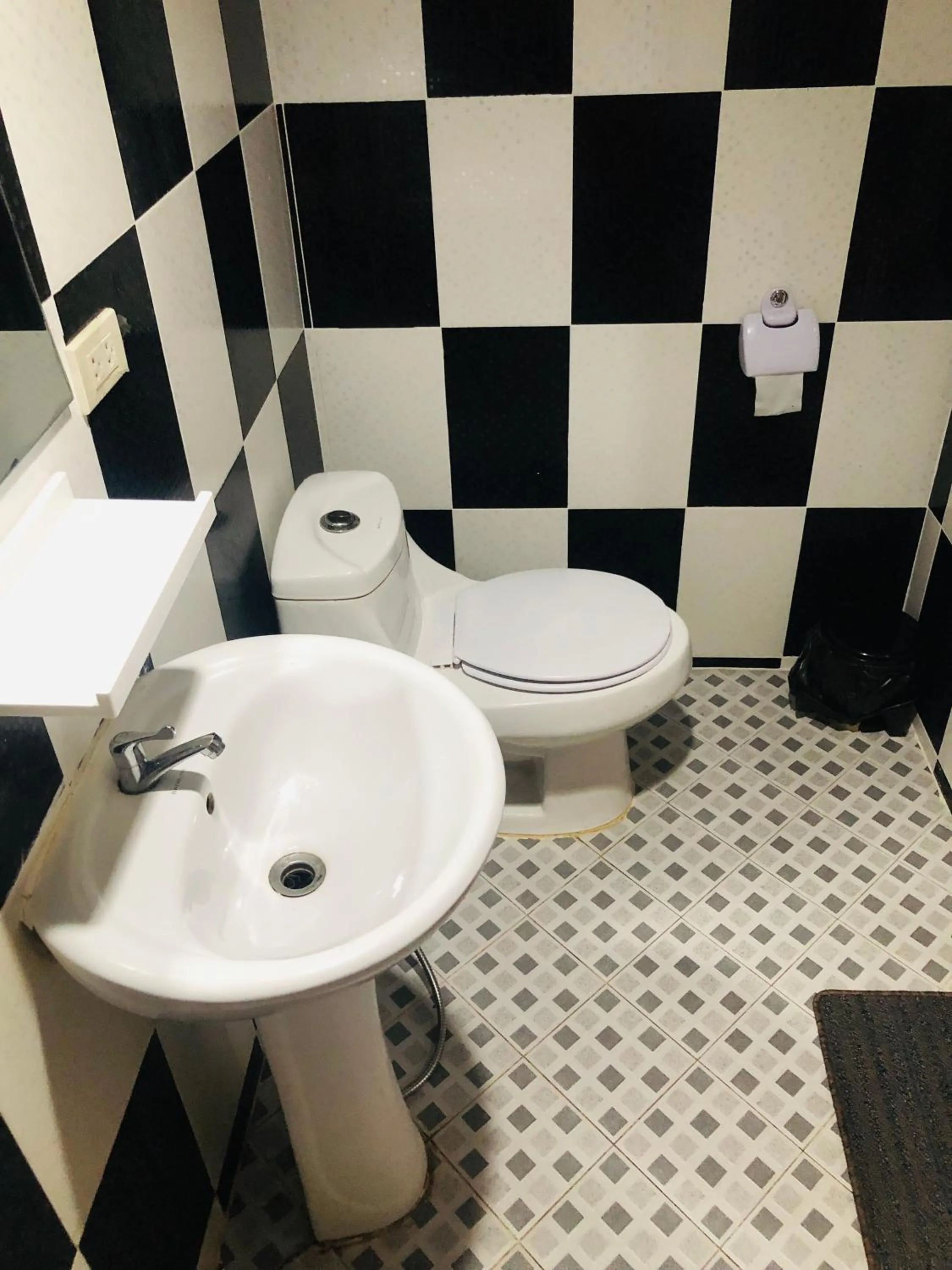 Toilet in Royal Star Suites pattaya