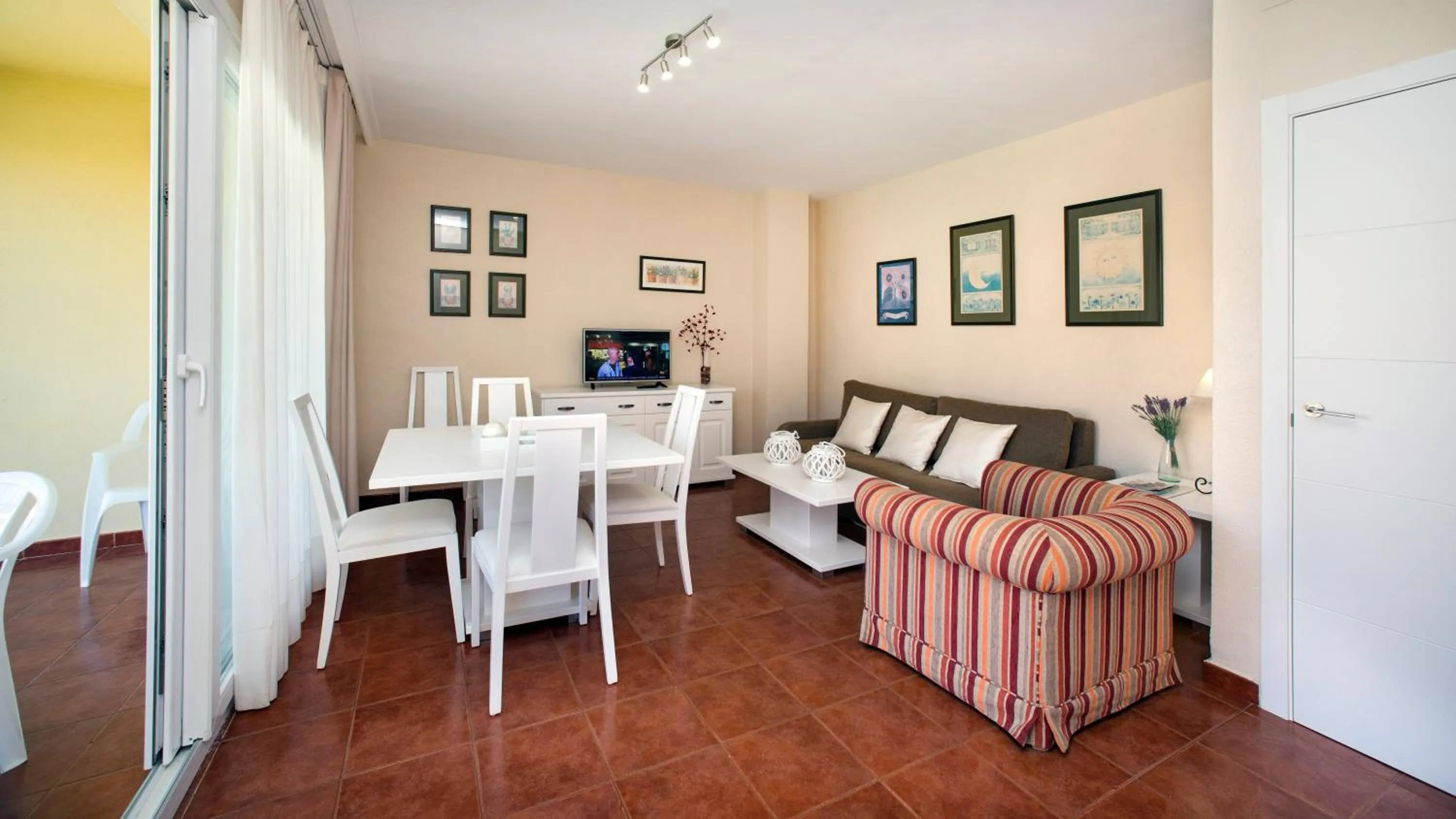 TV and multimedia in Leo Islamar