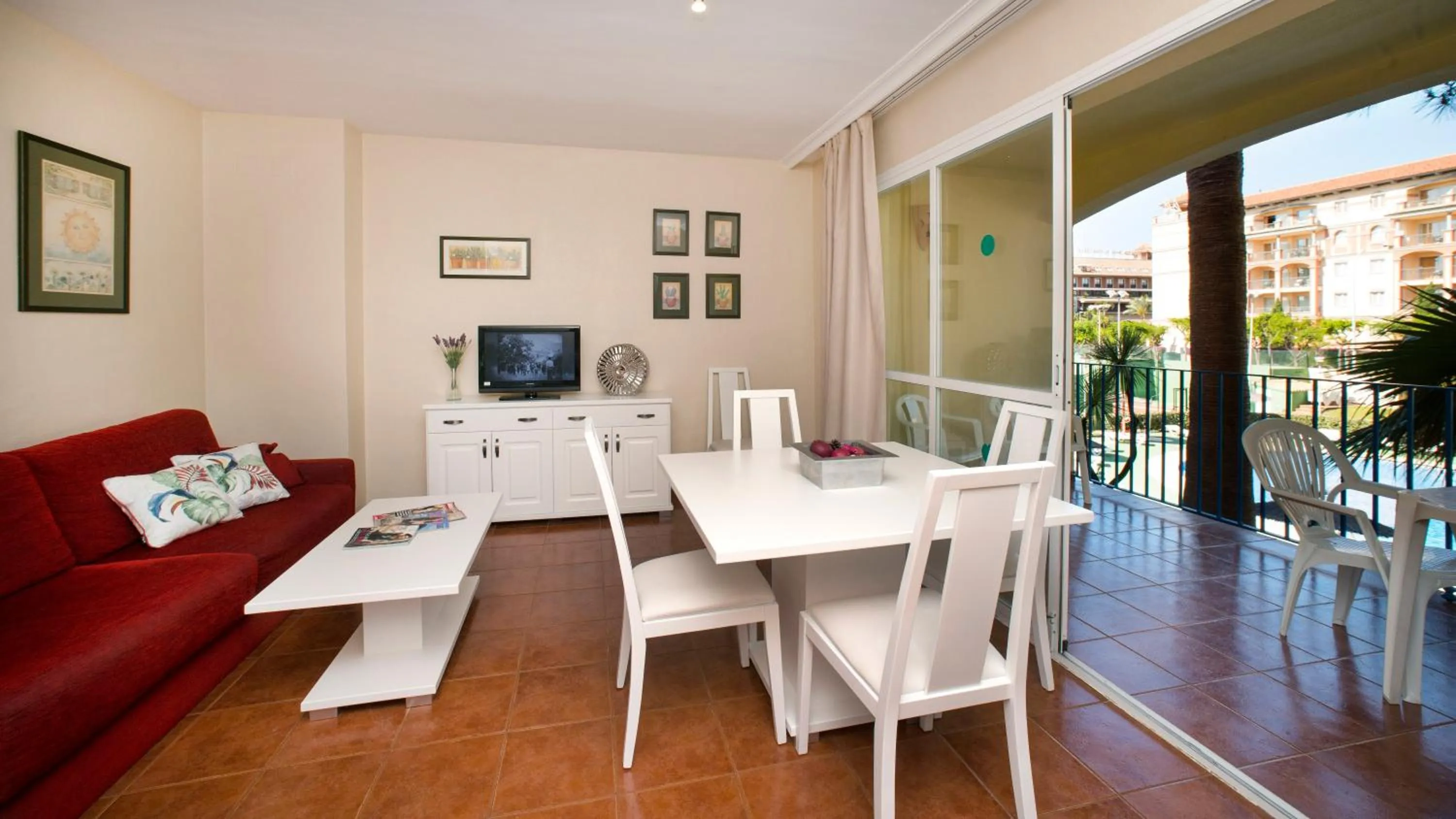 TV and multimedia in Leo Islamar