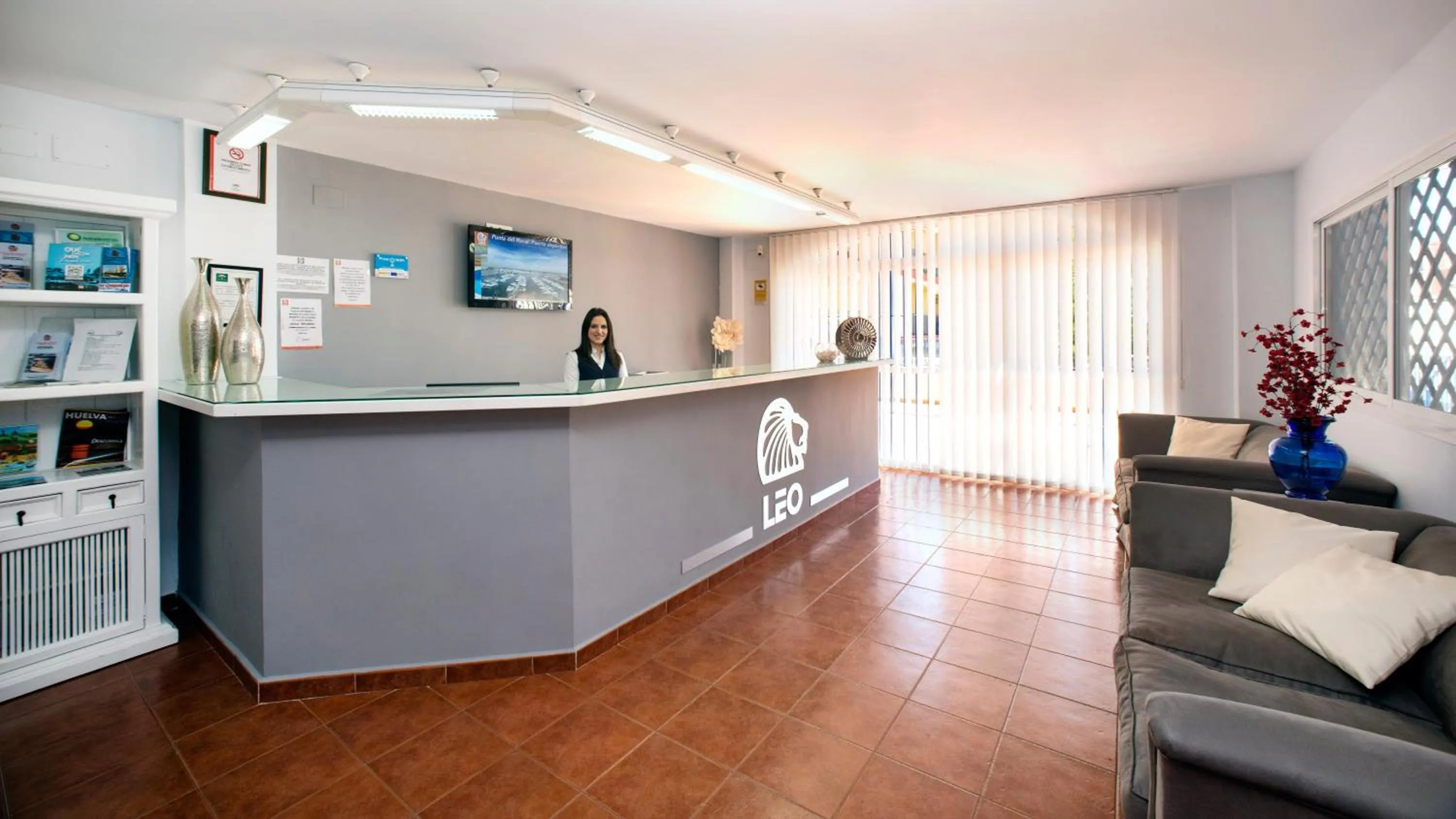 Lobby or reception in Leo Islamar