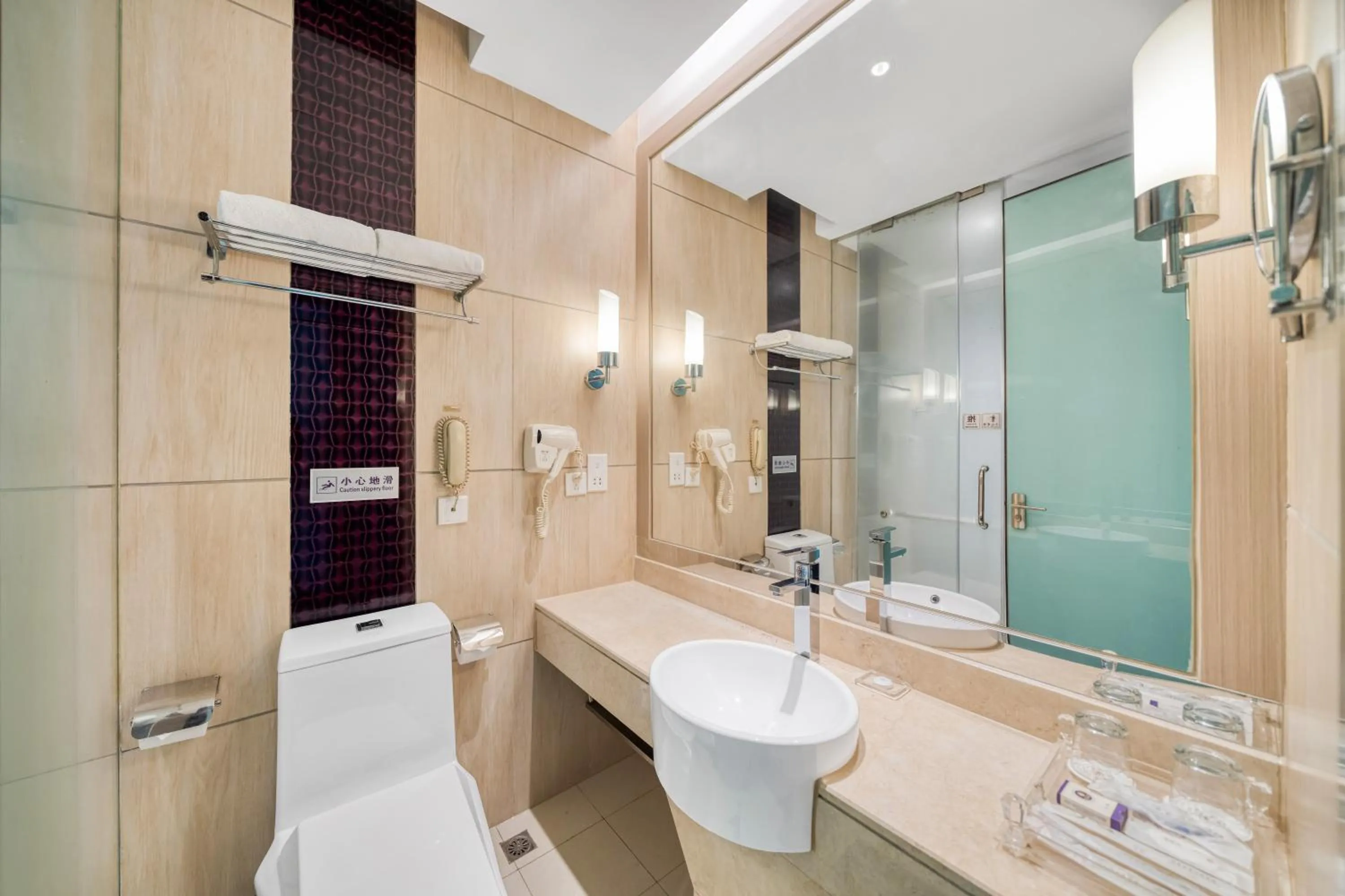Shower in Dayhello Hotel Shenzhen Shekou