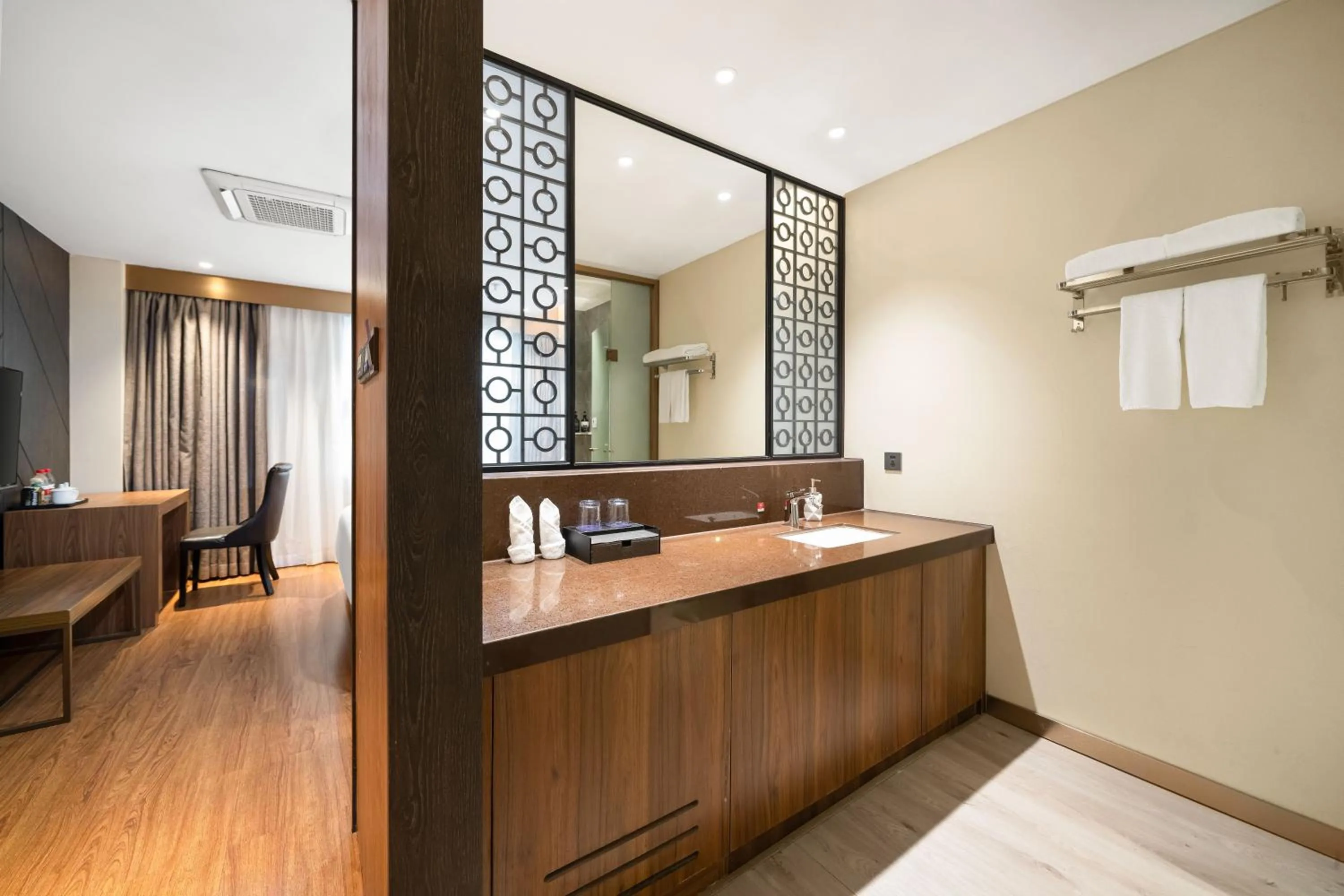 Photo of the whole room in Dayhello Hotel Shenzhen Shekou