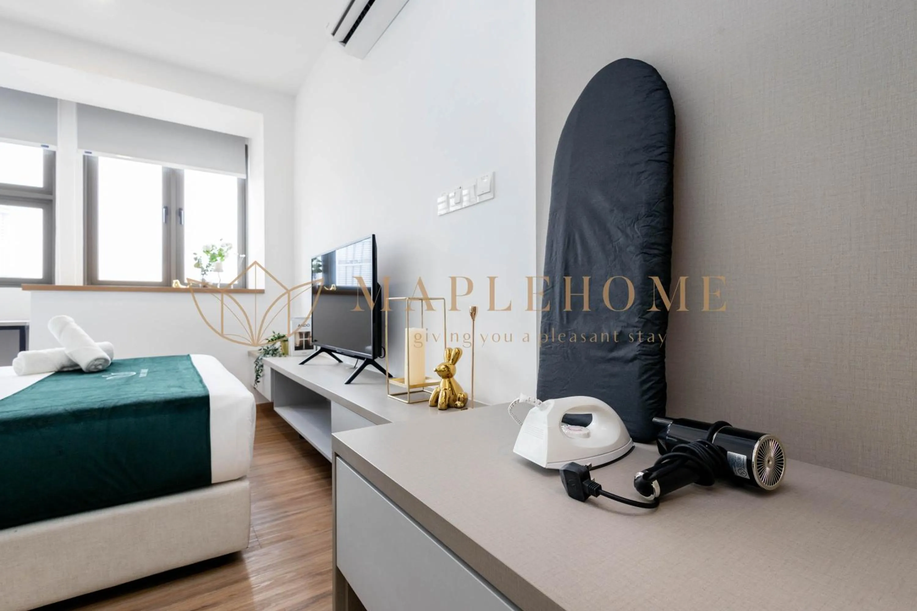 View (from property/room), Bed in Riveria Premier Suites Kuala Lumpur