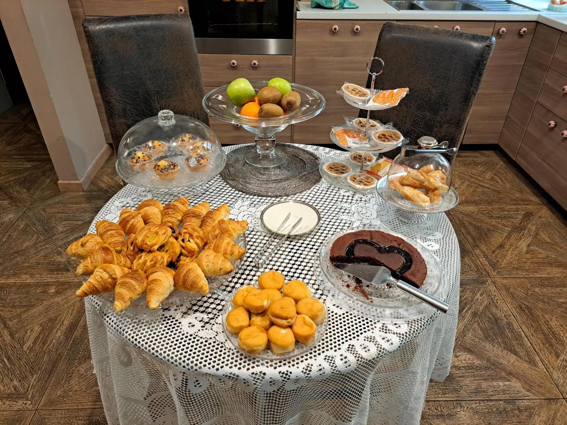 Breakfast in 051 Room & Breakfast