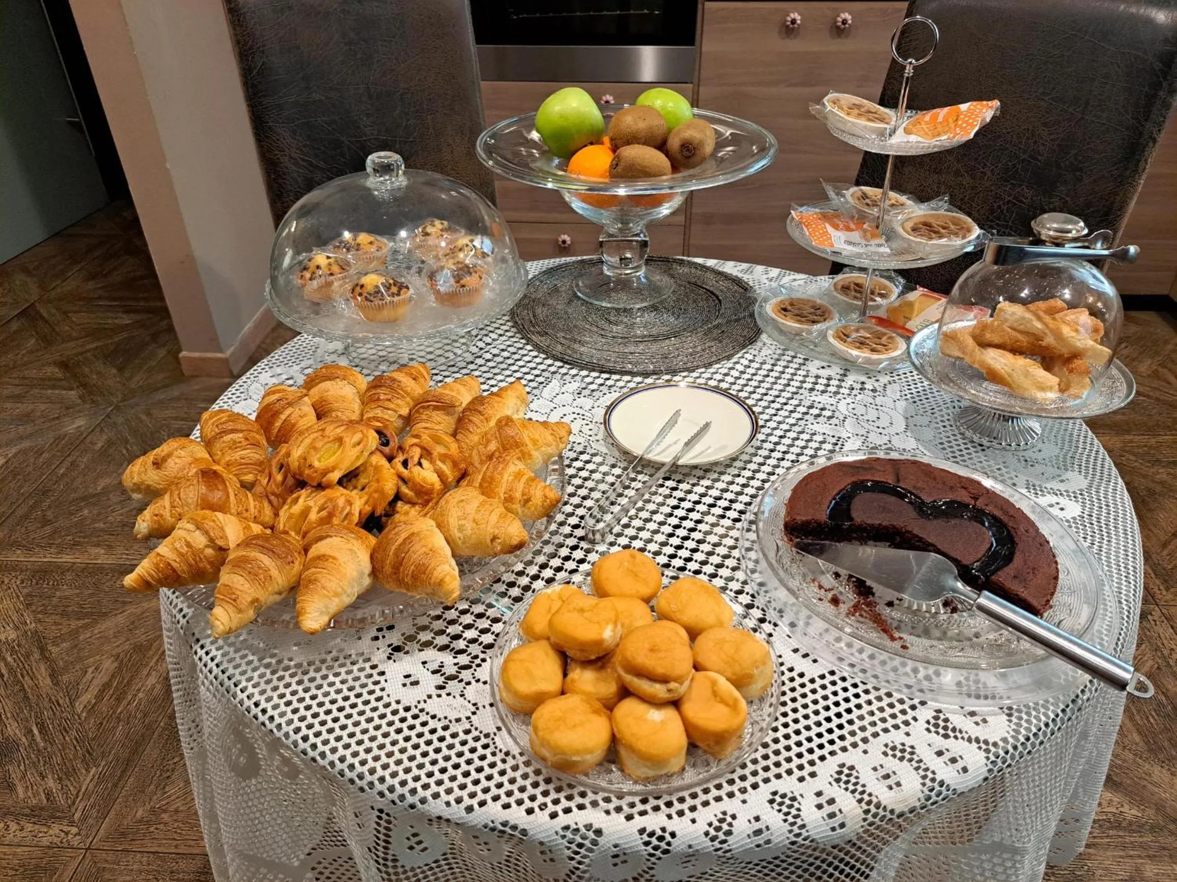 Breakfast in 051 Room & Breakfast