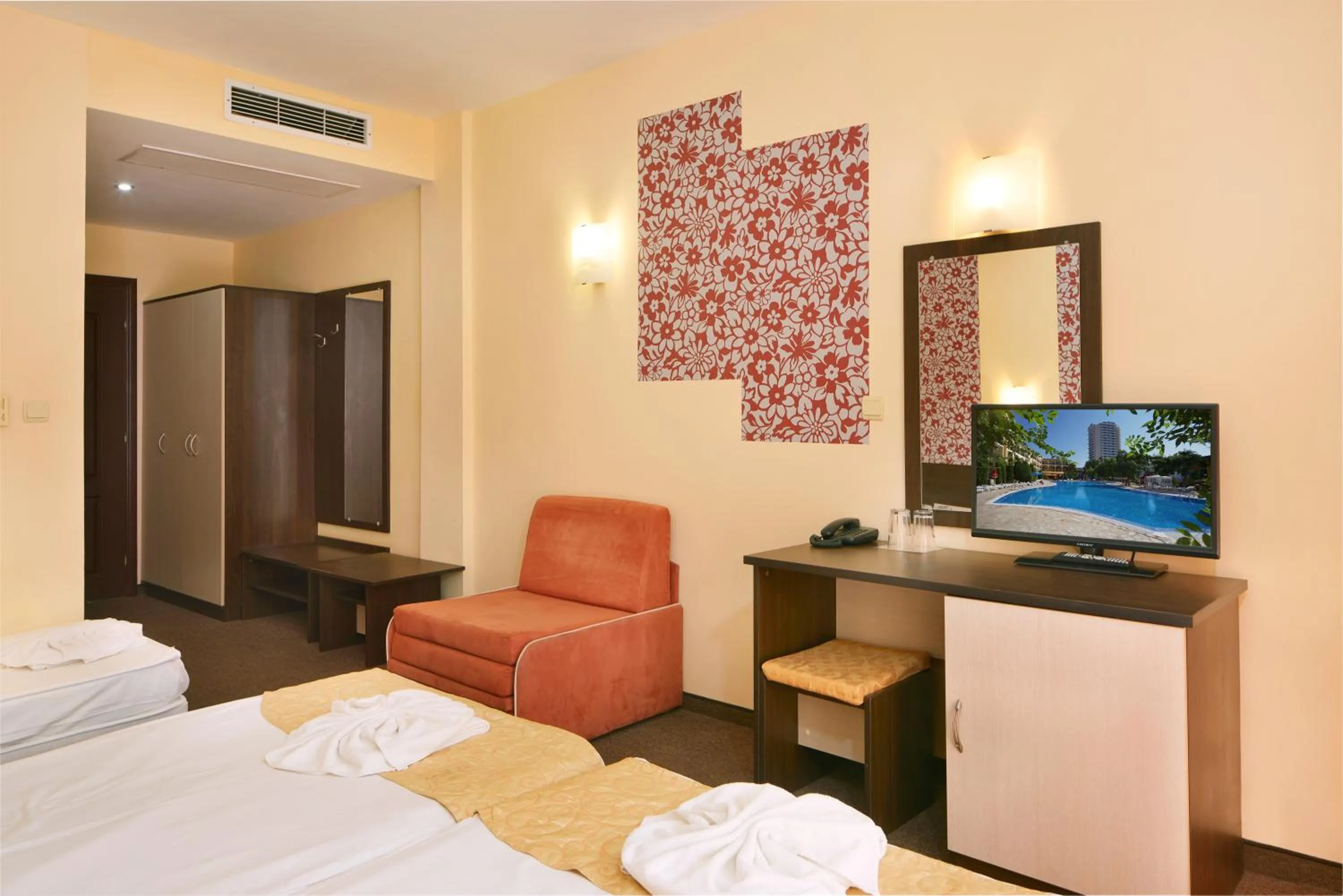 Bed in Yavor Palace Hotel - All Inclusive