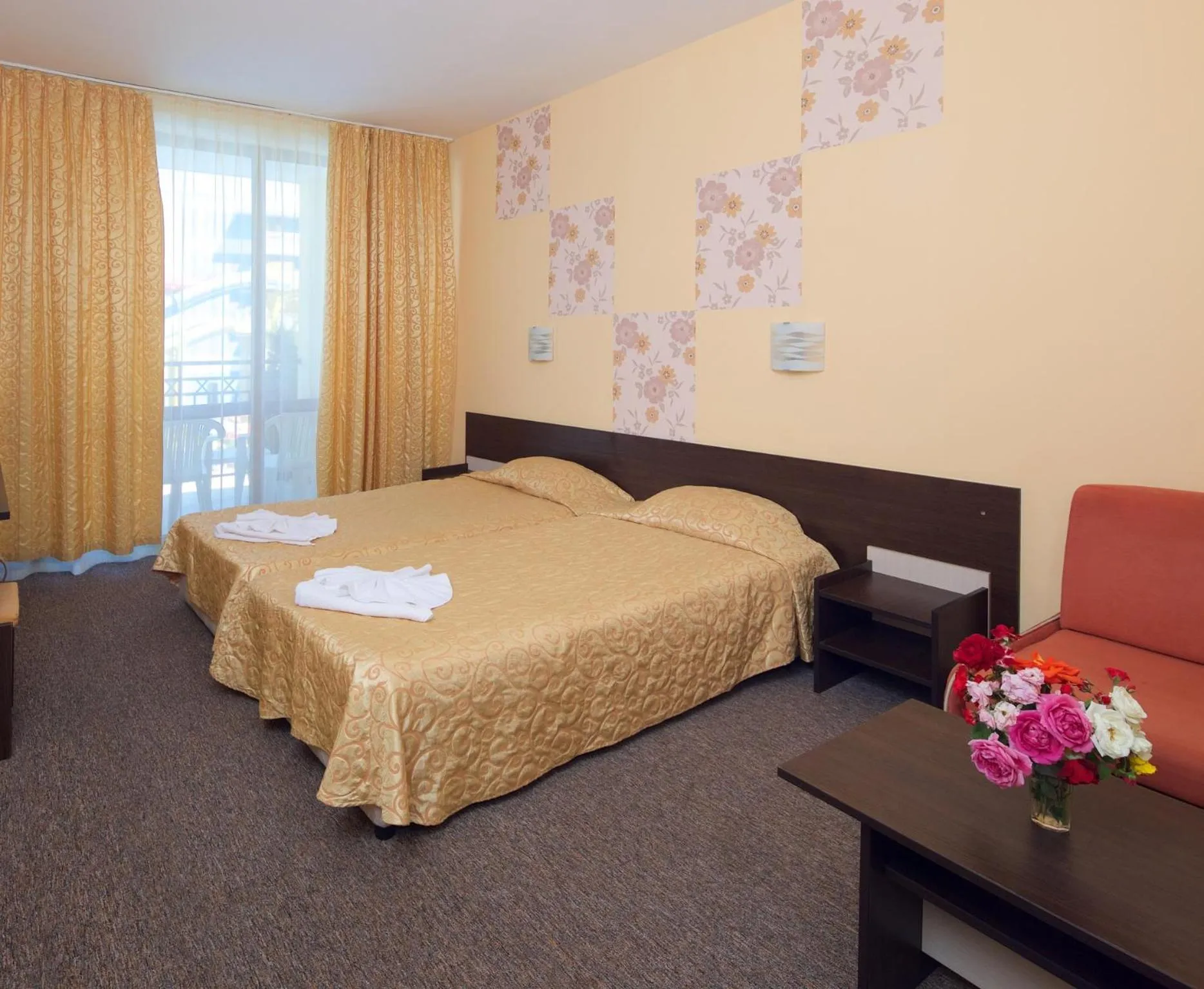 Bed in Yavor Palace Hotel - All Inclusive