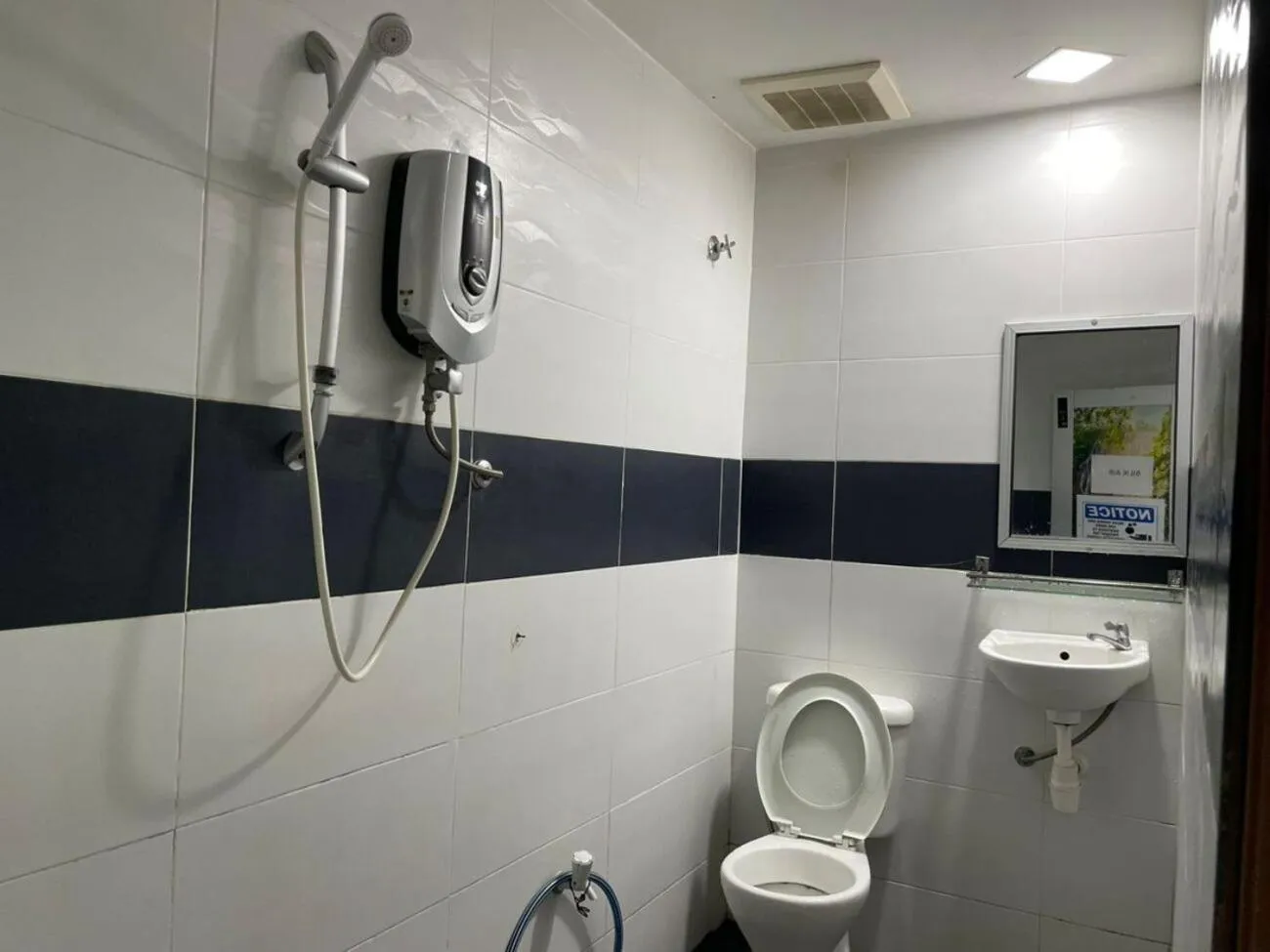 Bathroom in SV Andalas Hotel