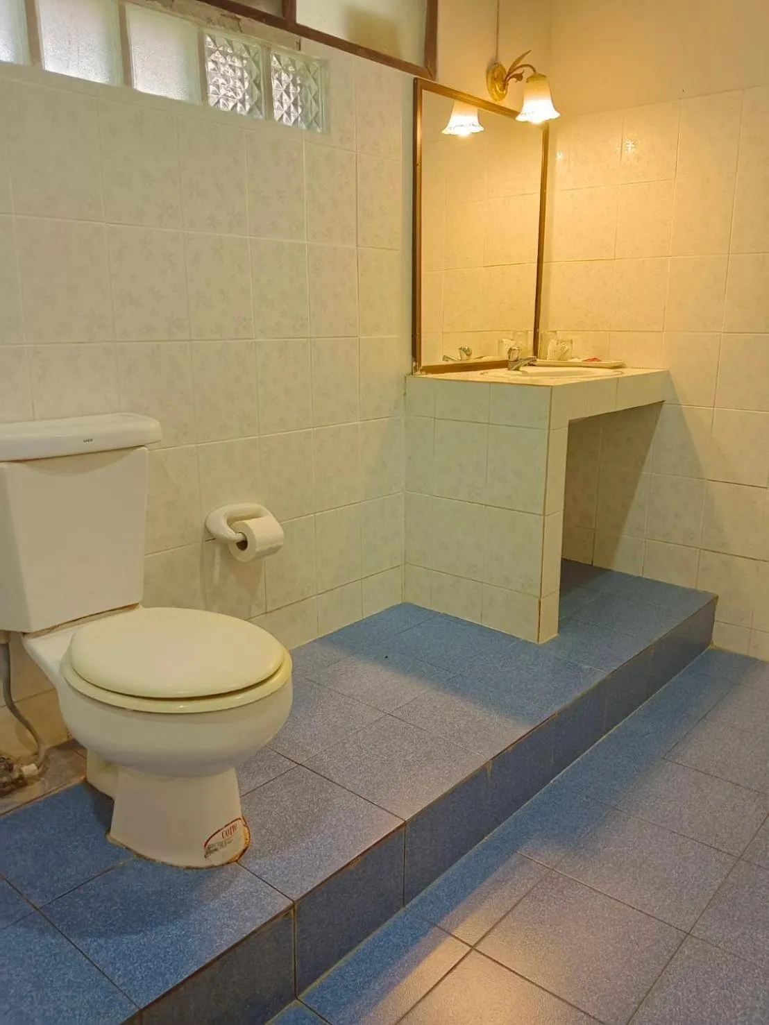 Toilet in Saitharn Iyara Resort
