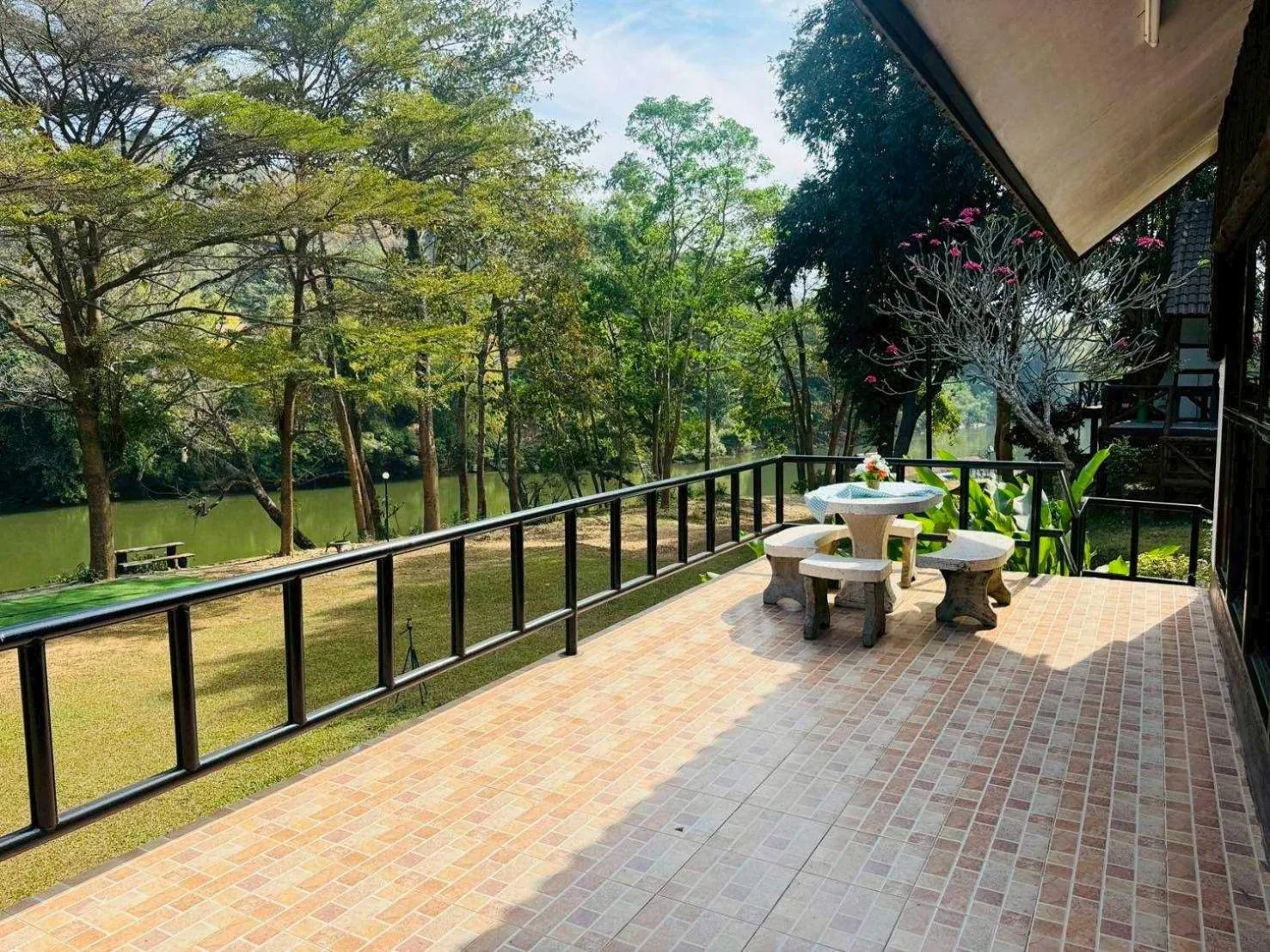 Property building in Saitharn Iyara Resort