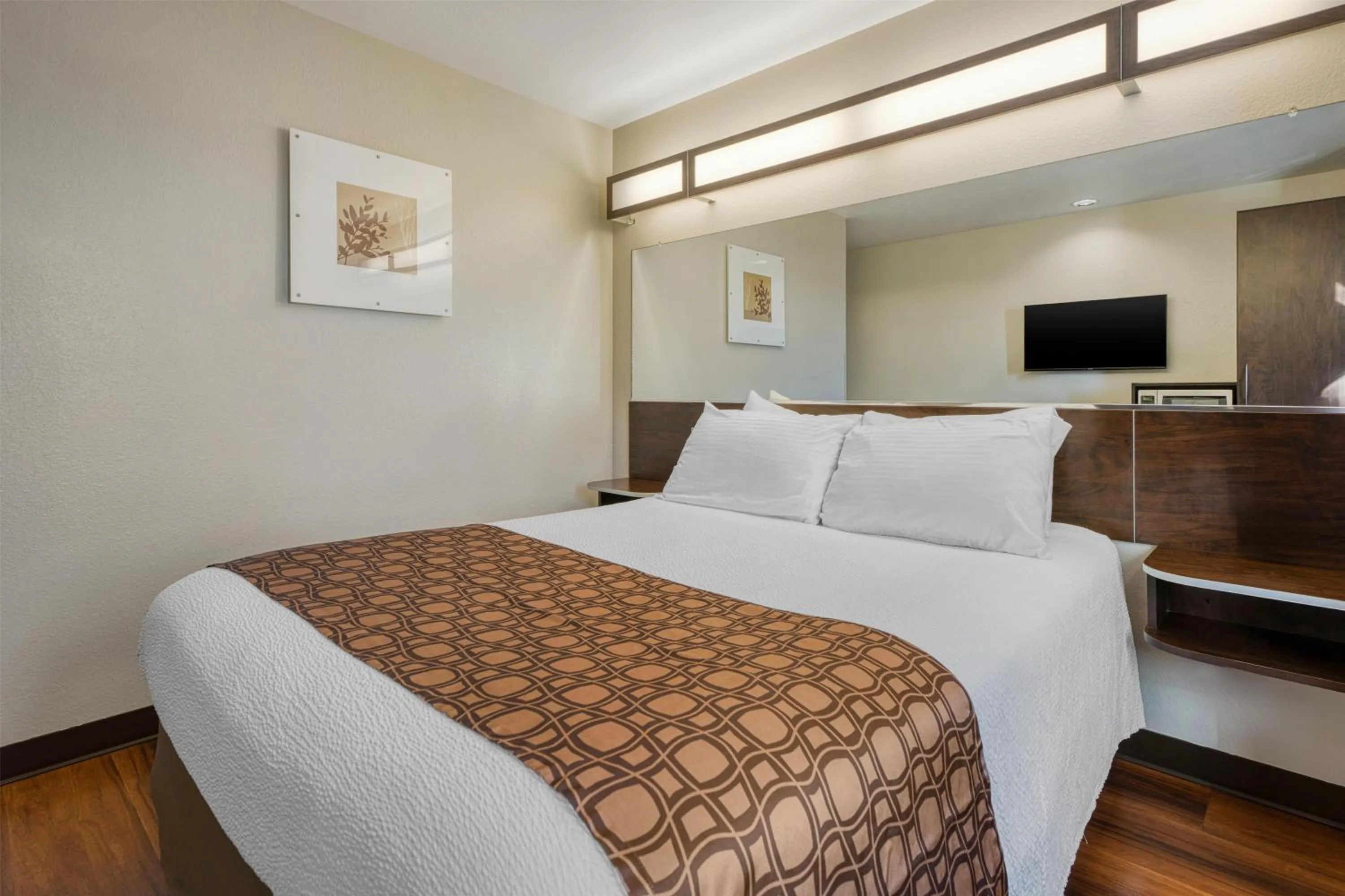 Bedroom, Bed in SureStay Plus Hotel by Best Western Buckhannon