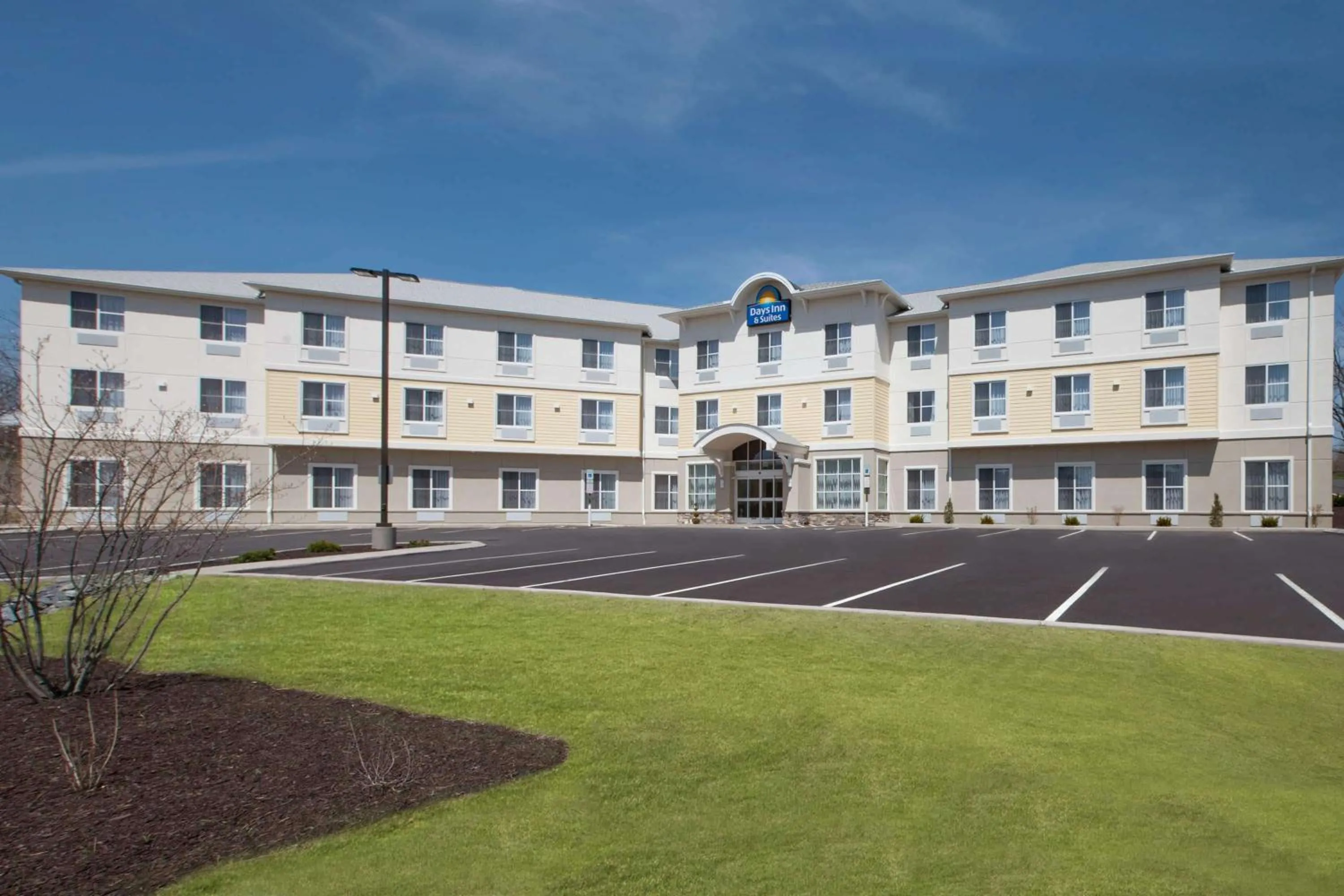 Property building in Days Inn & Suites by Wyndham Altoona