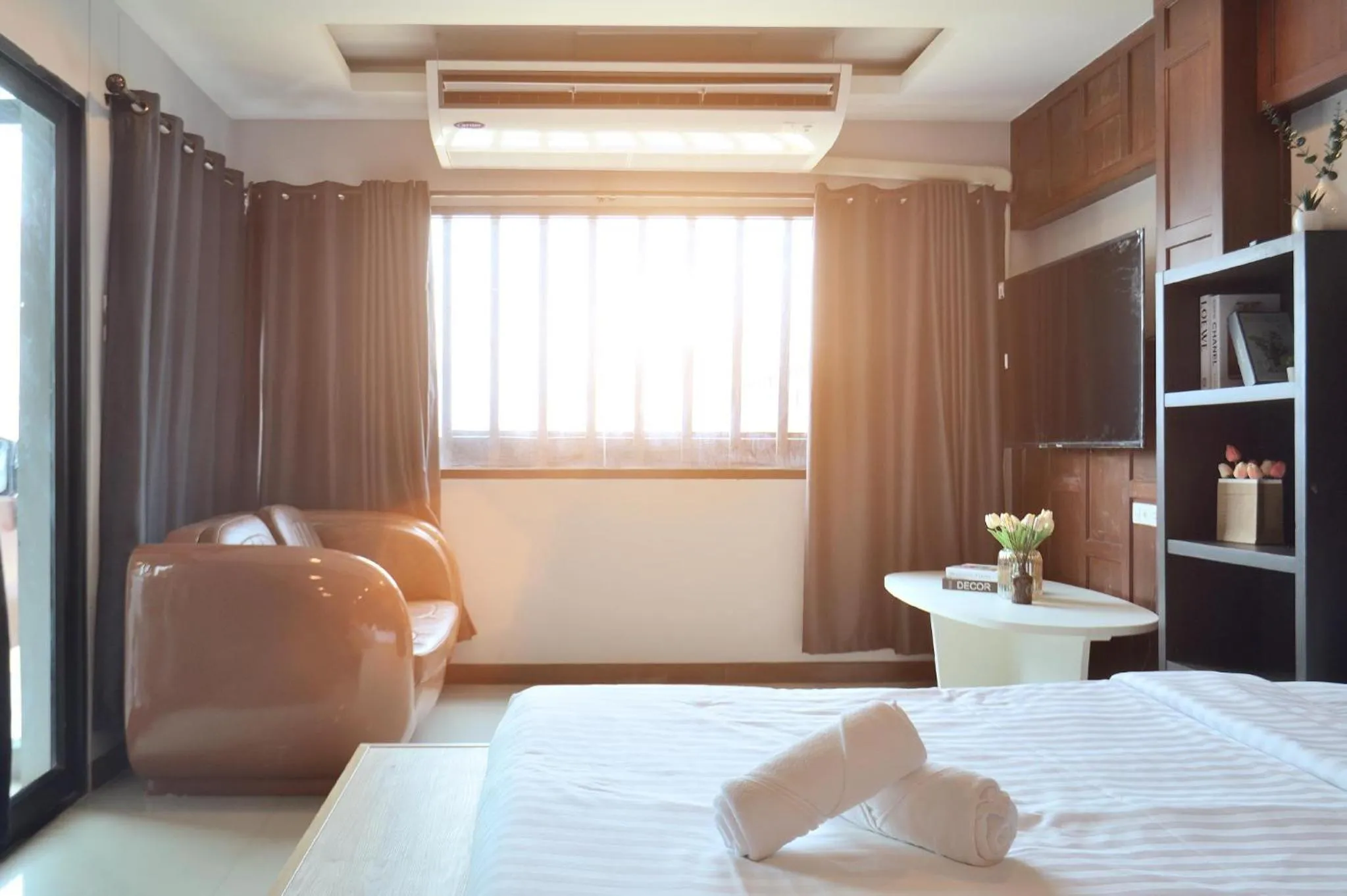 Bed in Deco Lux Hotel