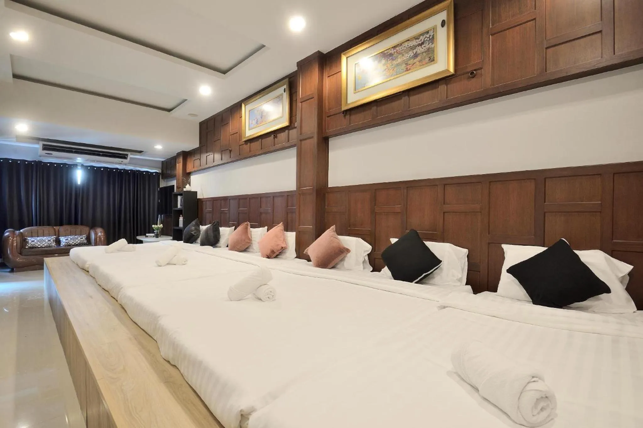 Bed in Deco Lux Hotel