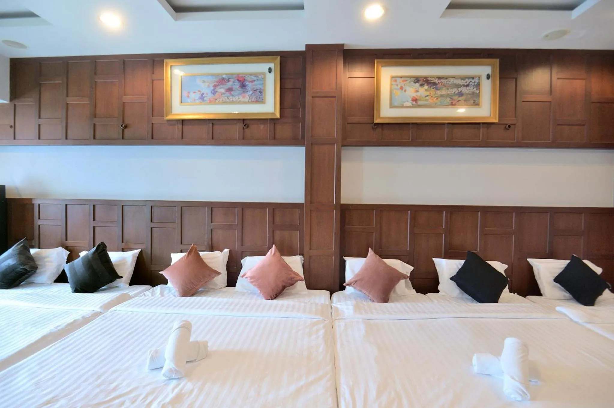 Bed in Deco Lux Hotel