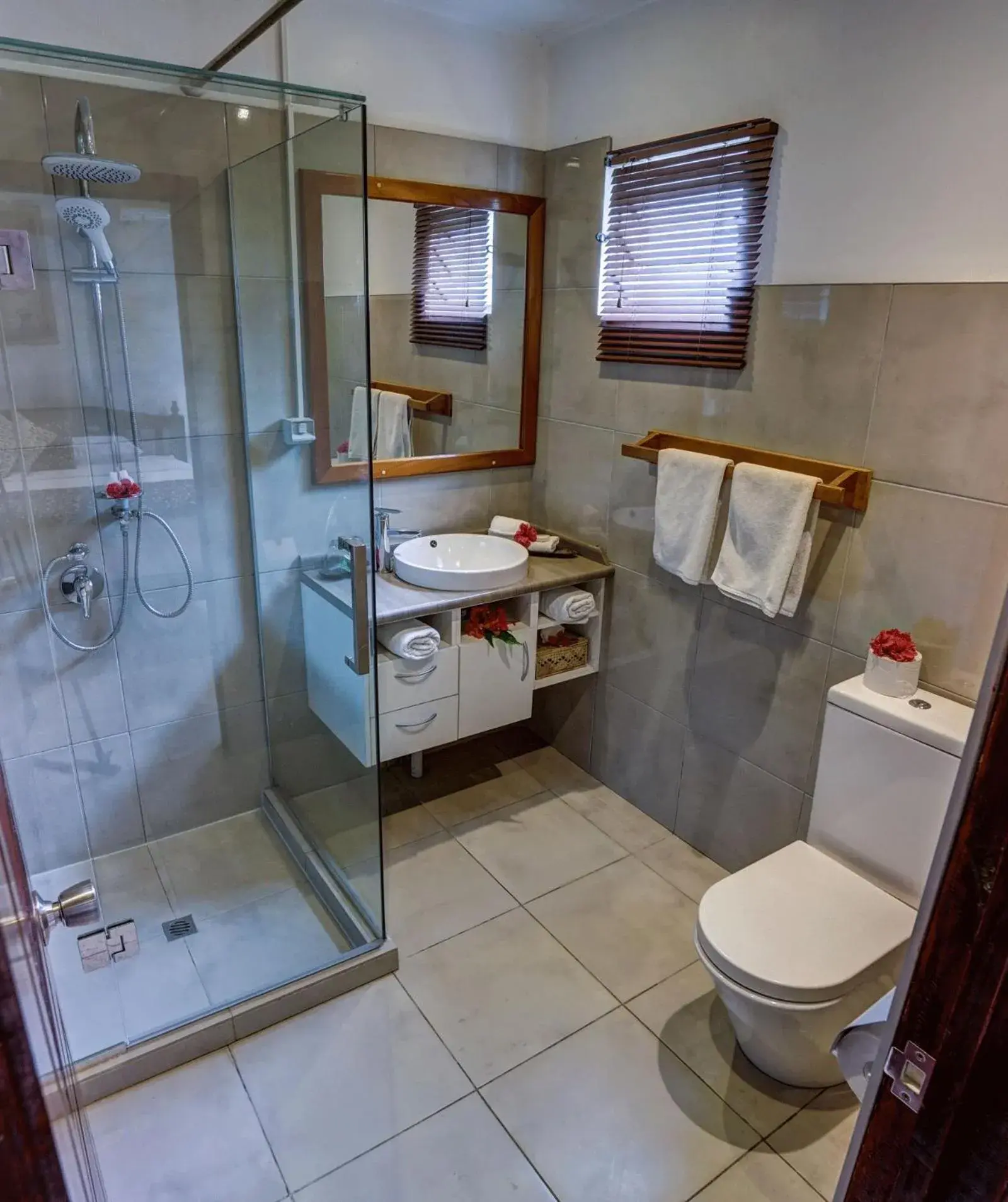 Standard Double or Twin Room in Seaview Lodge and Restaurant Standard Double or Twin Room in Seaview Lodge and Restaurant