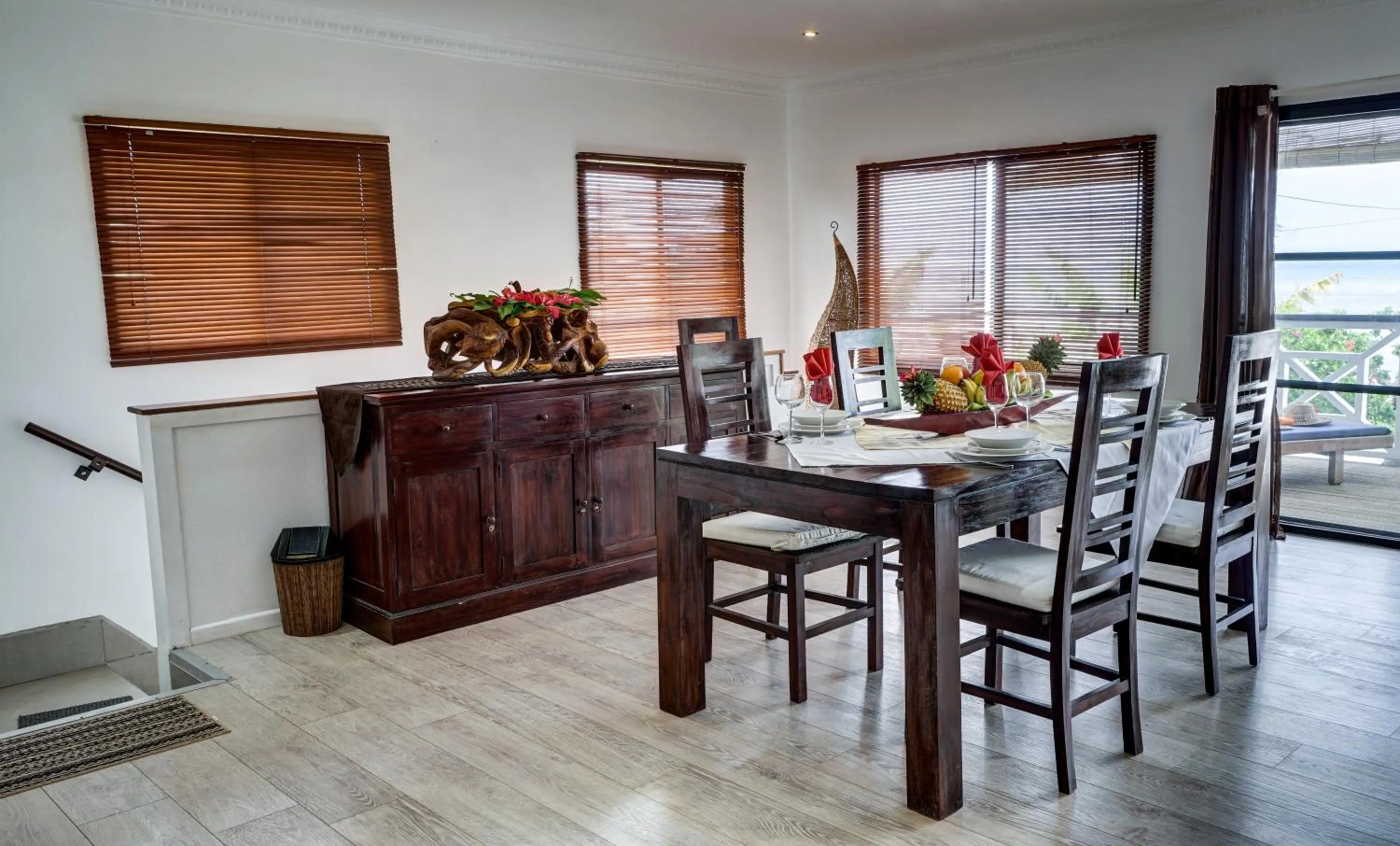 Dining area in Seaview Lodge and Restaurant