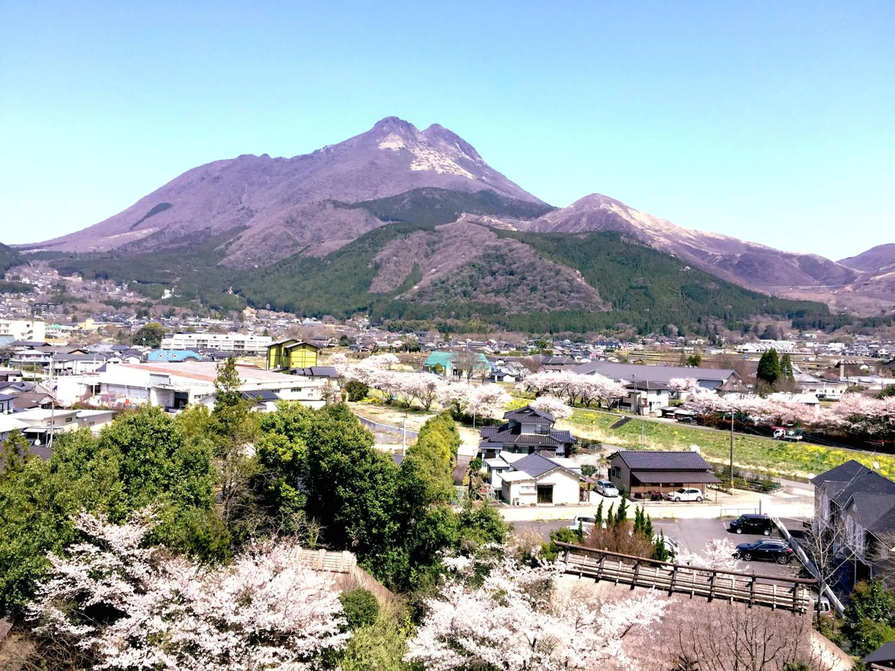 Mountain view in Yufuin Kotobuki Hananosho