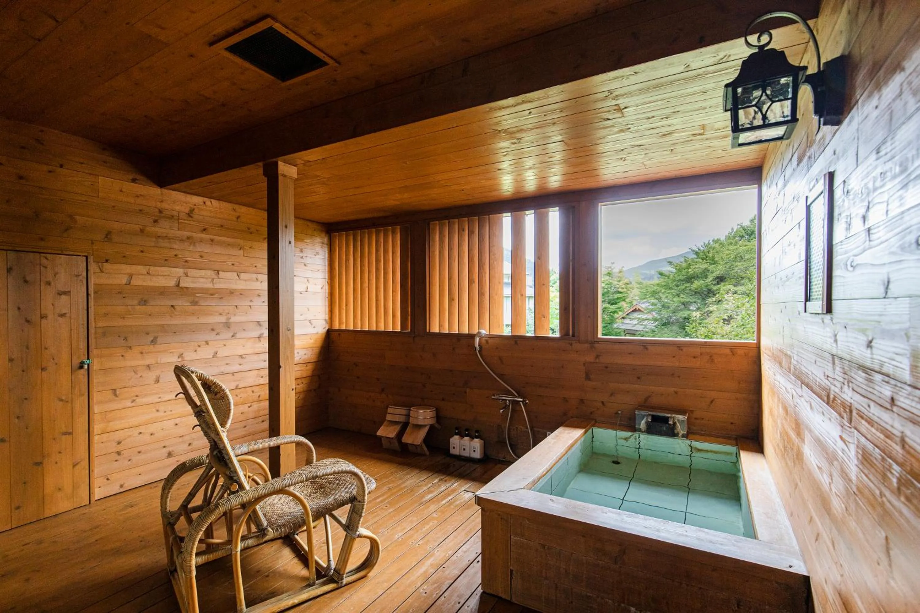 Photo of the whole room in Yufuin Kotobuki Hananosho