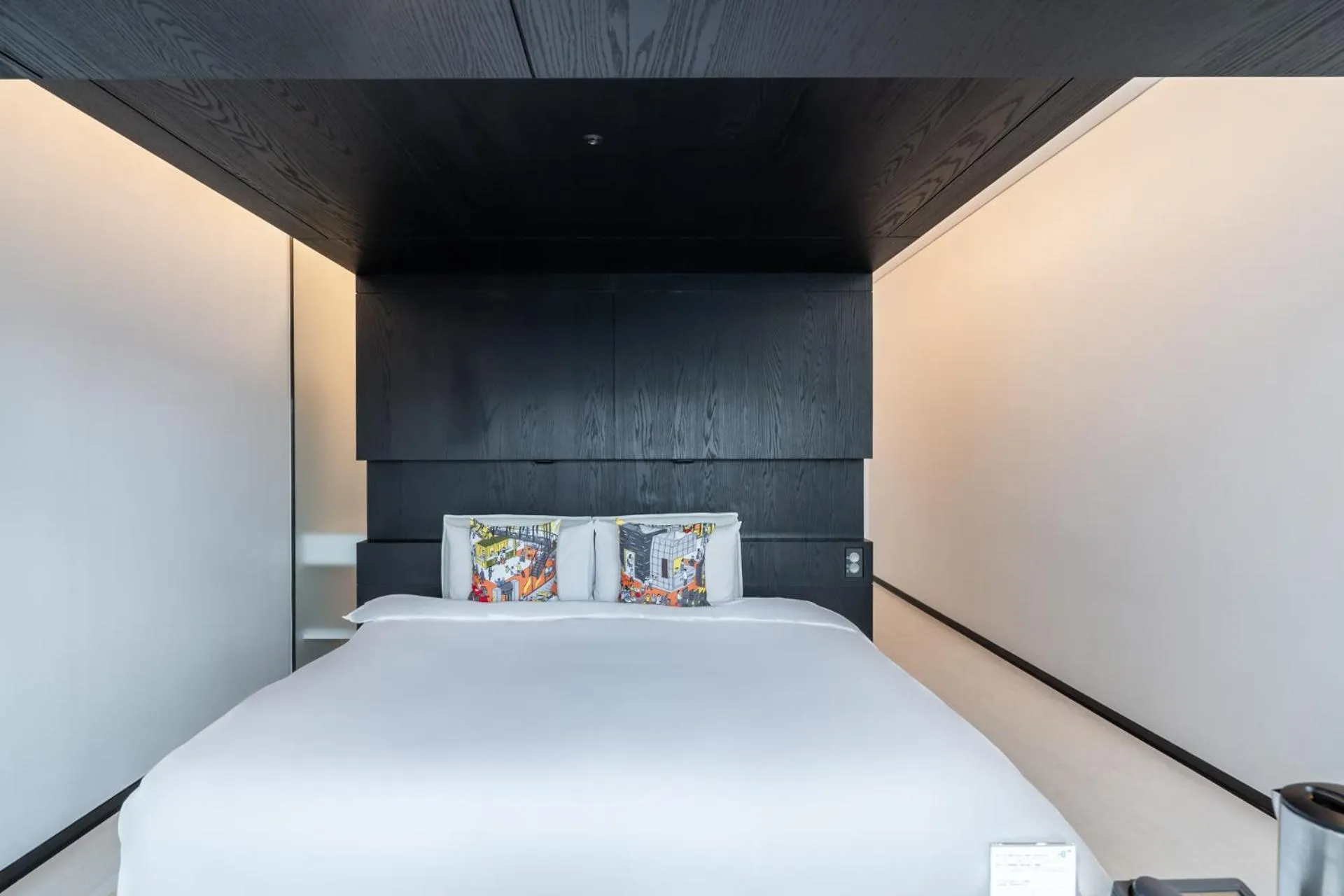 Bed in The Place Tainan