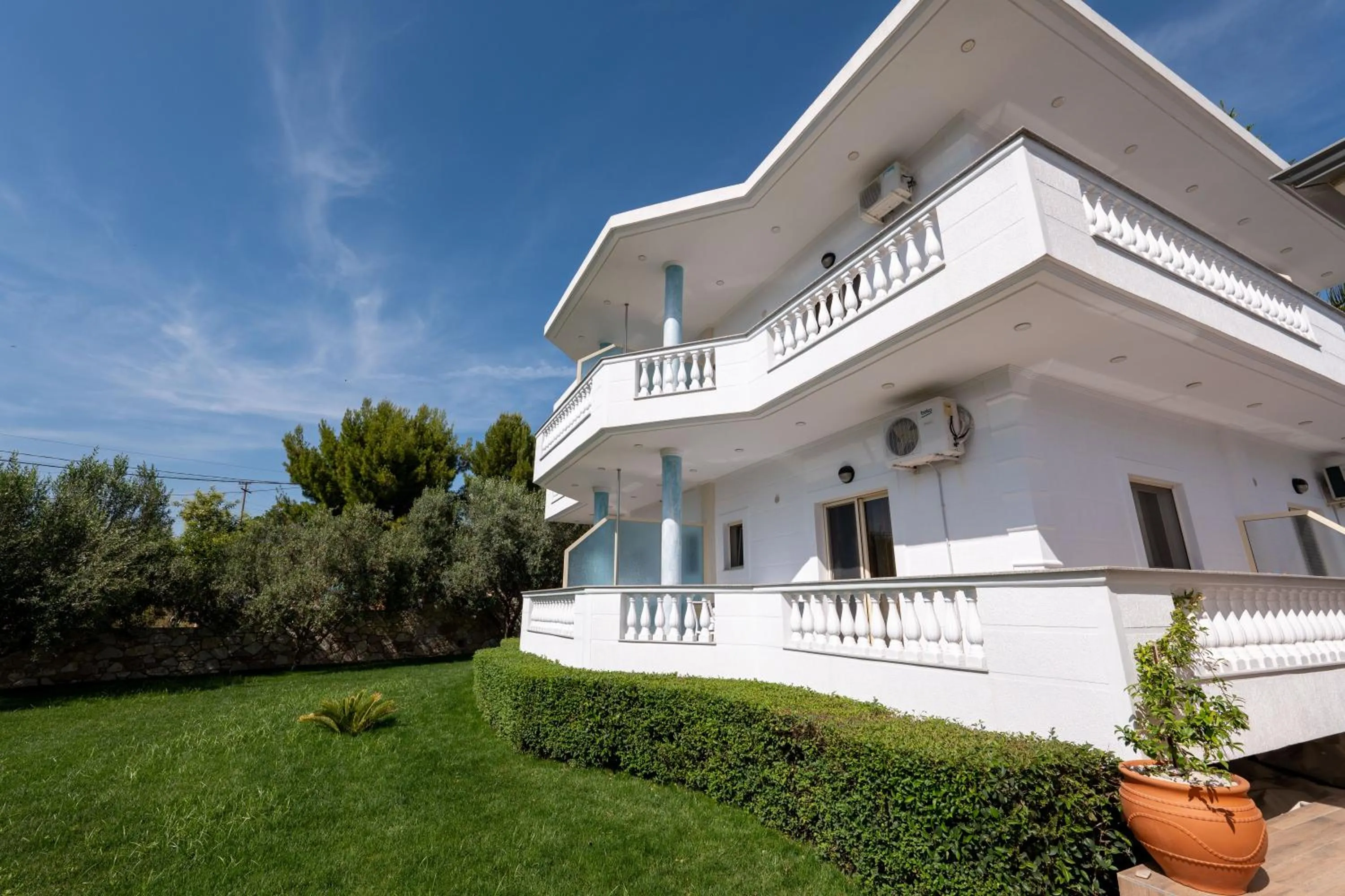 Property building in Vila Vasili