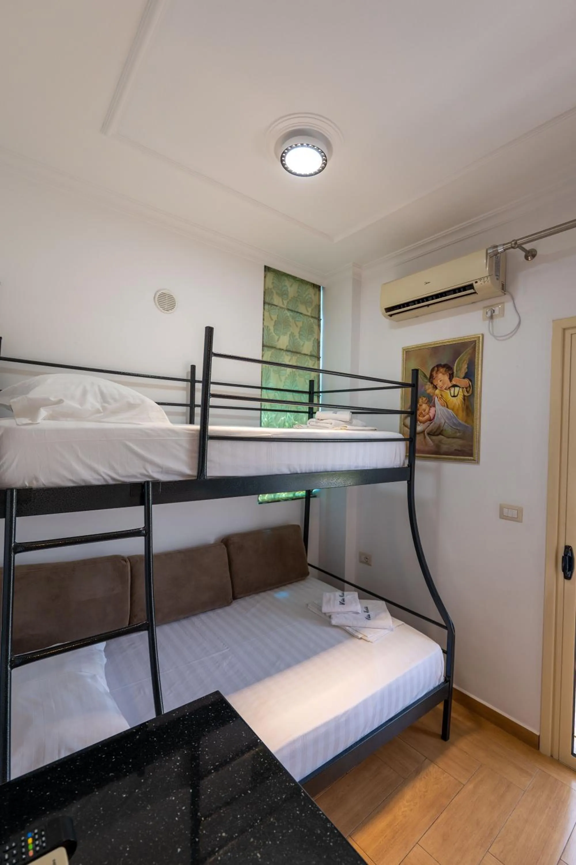 bunk bed, Bed in Vila Vasili