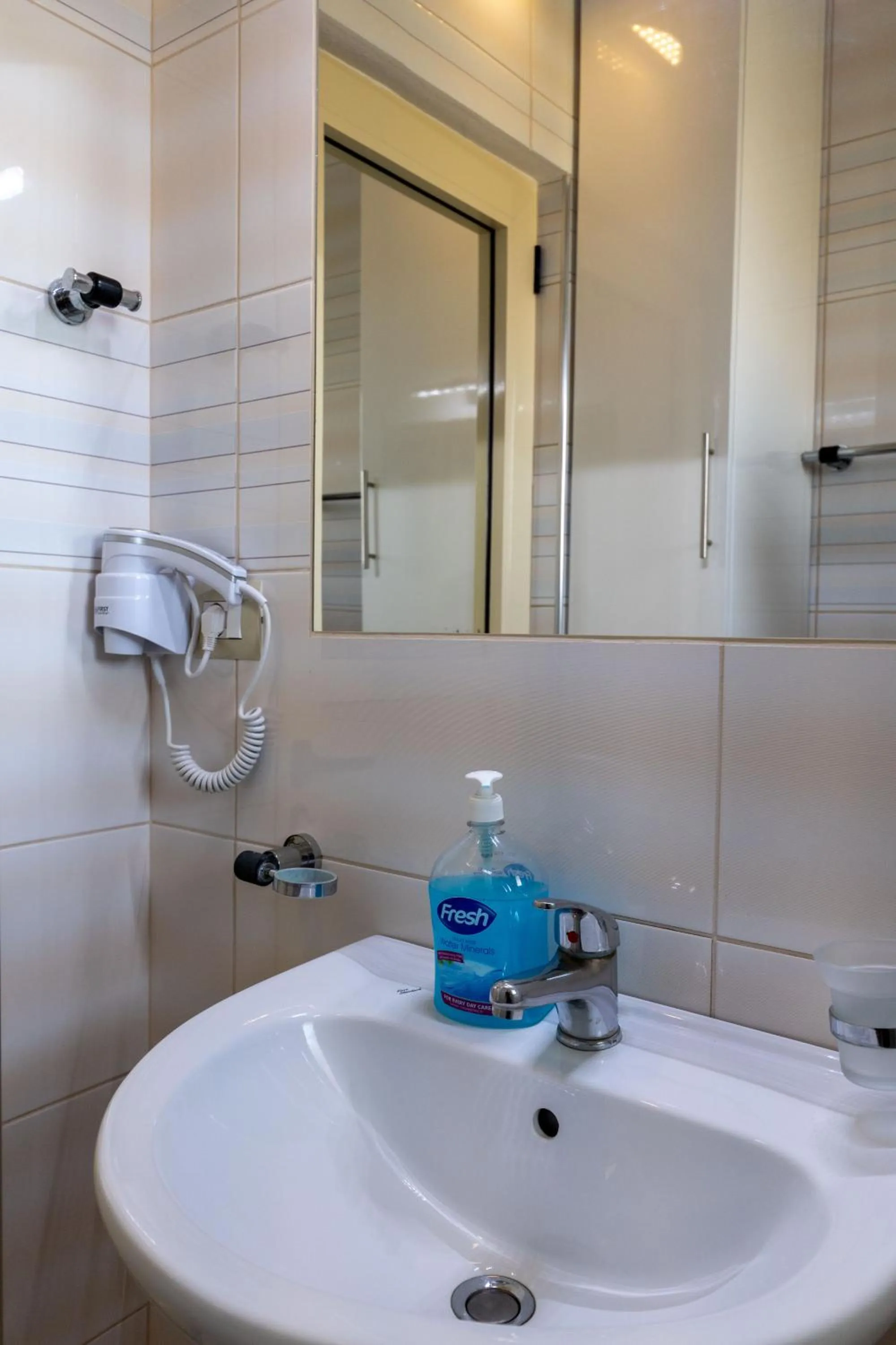 Shower in Vila Vasili