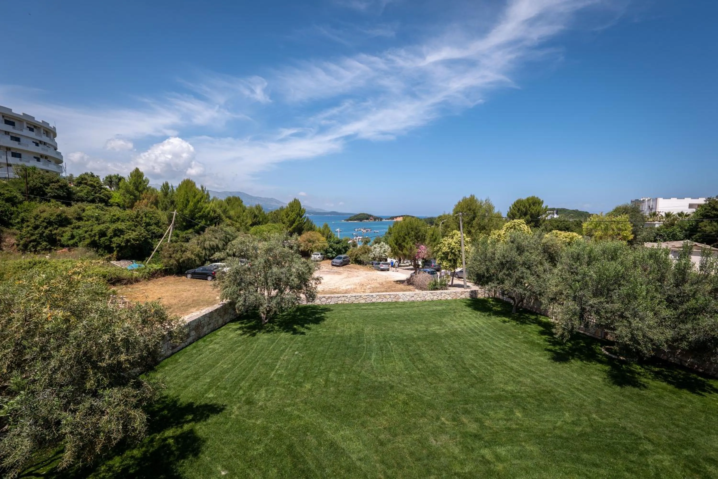 Nearby landmark in Vila Vasili