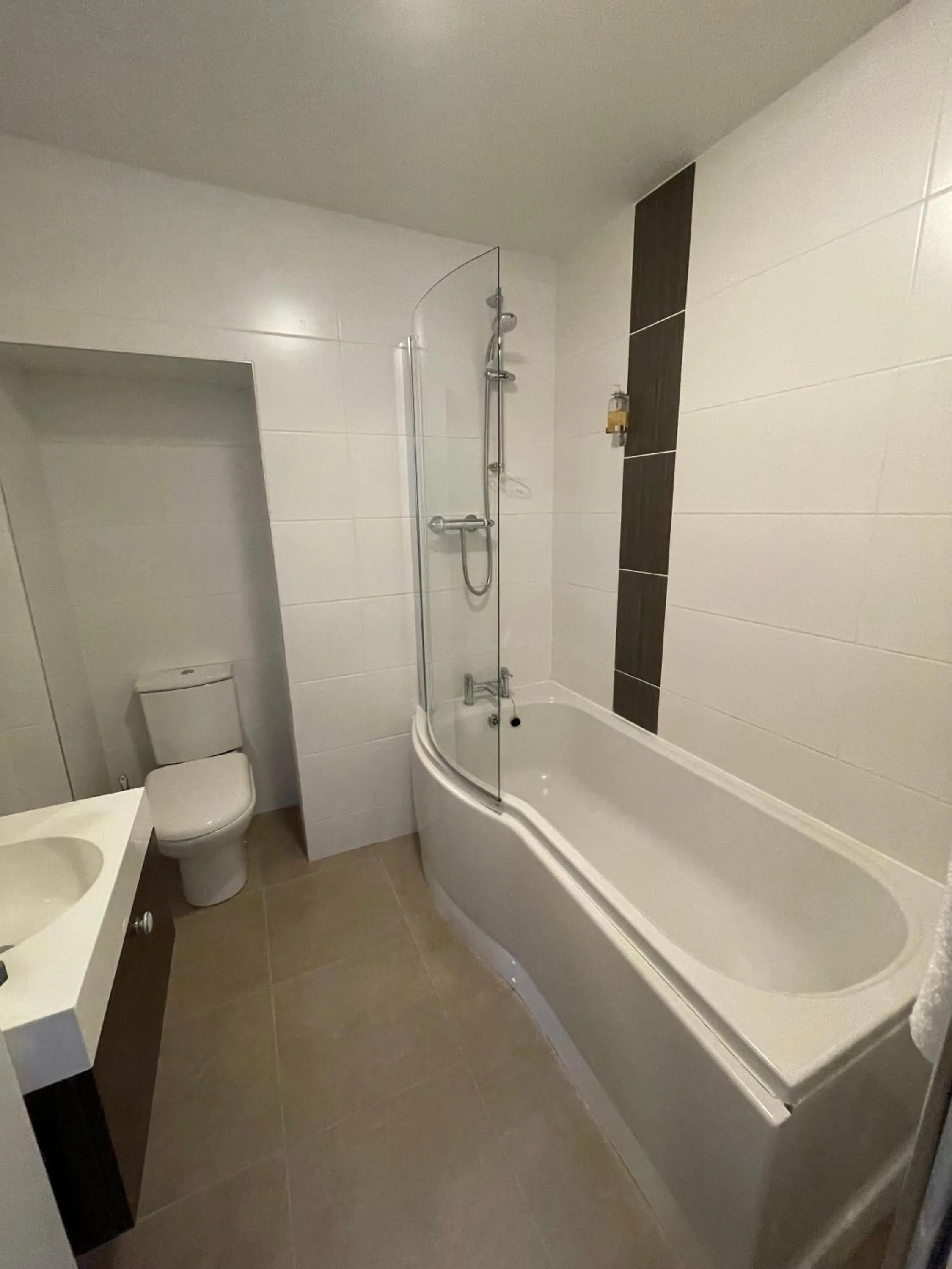 Bathroom in OYO New Inn Hotel