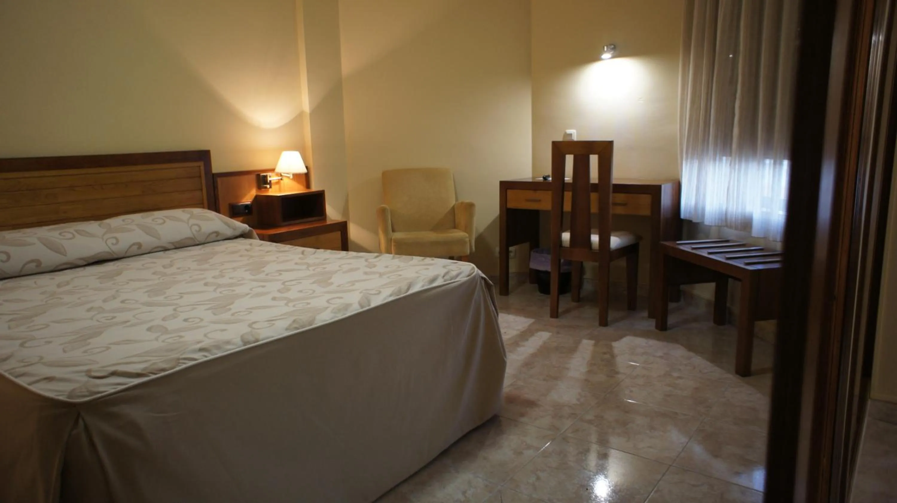 Bedroom, Bed in Hotel Puente Romano