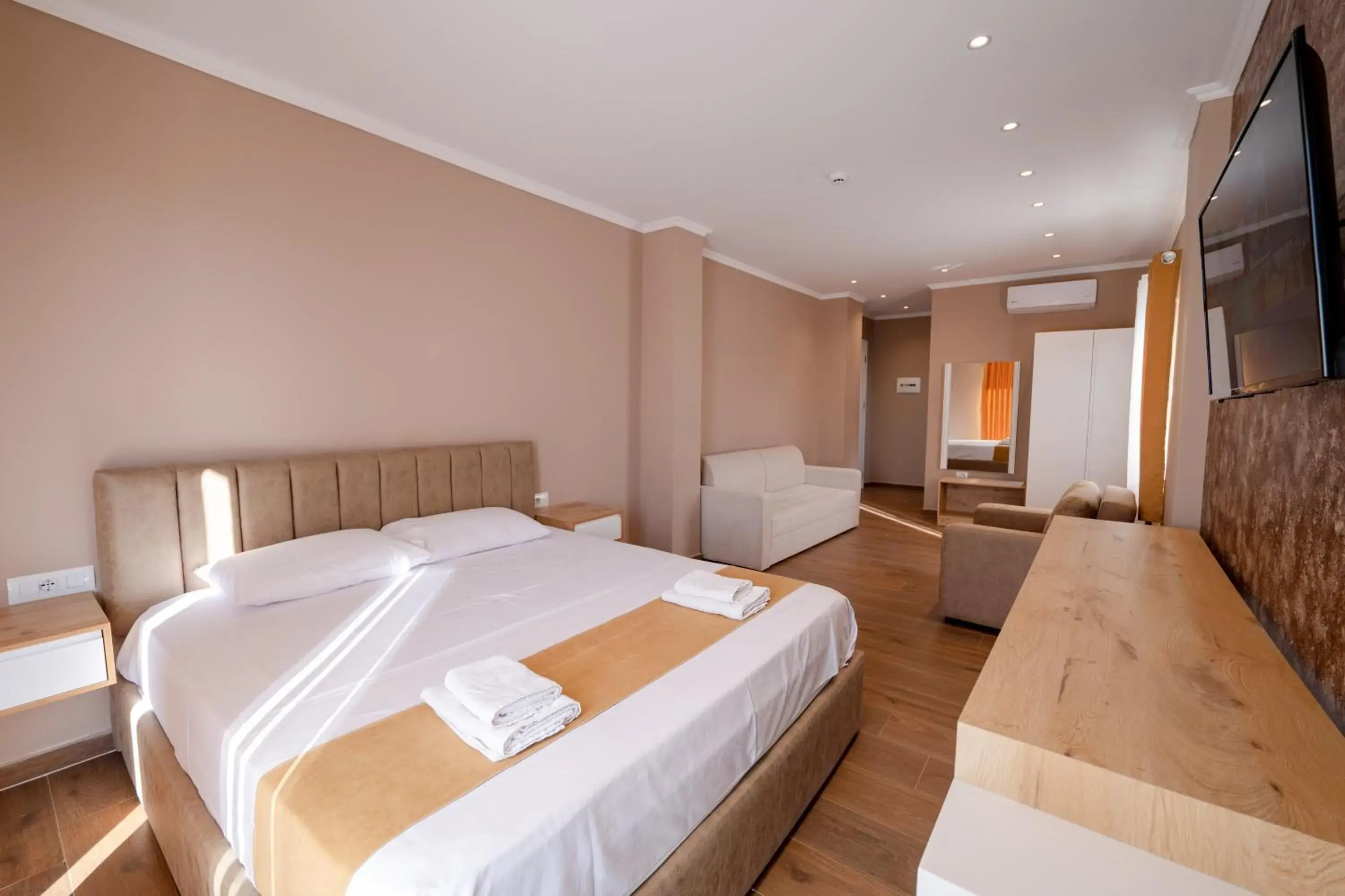 Triple Room with Balcony in Lider Hotel Triple Room with Balcony in Lider Hotel
