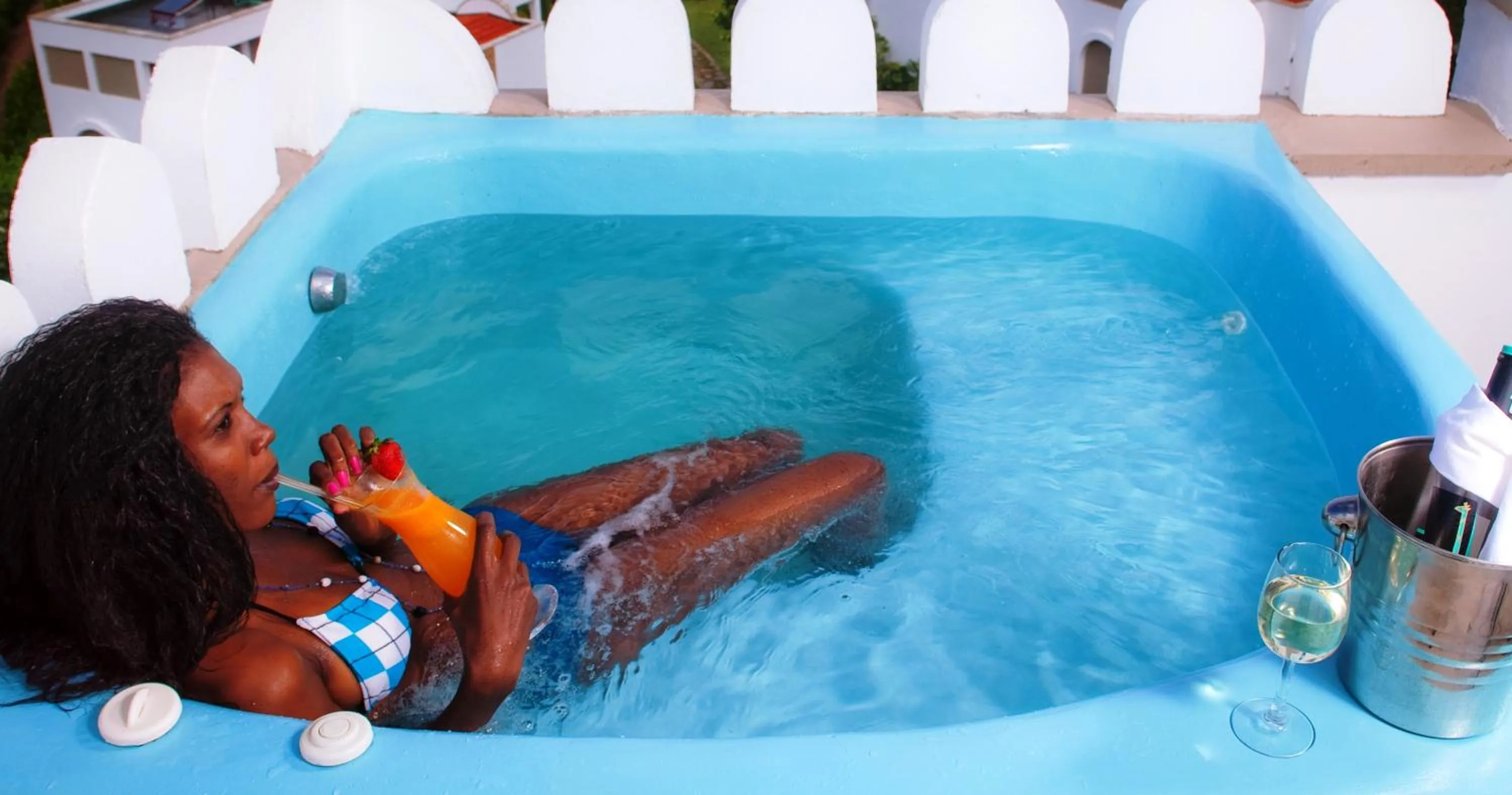 Hot Tub in Lantana Galu Beach