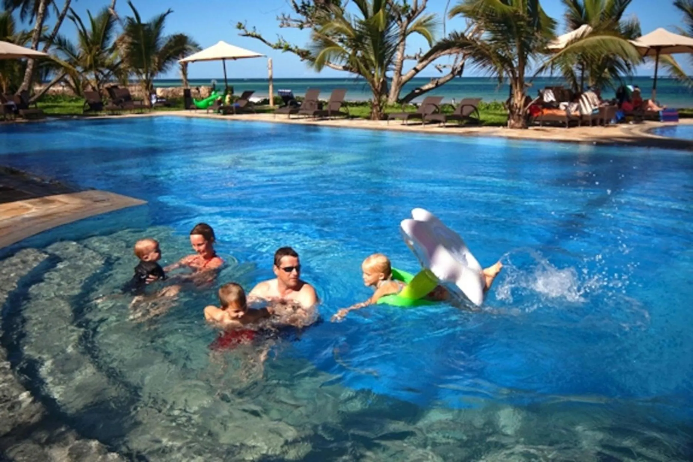 Swimming pool in Lantana Galu Beach