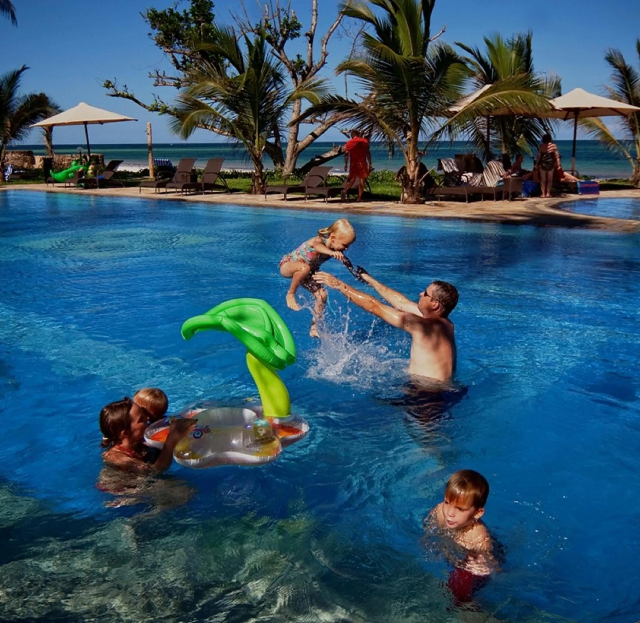 Swimming pool in Lantana Galu Beach