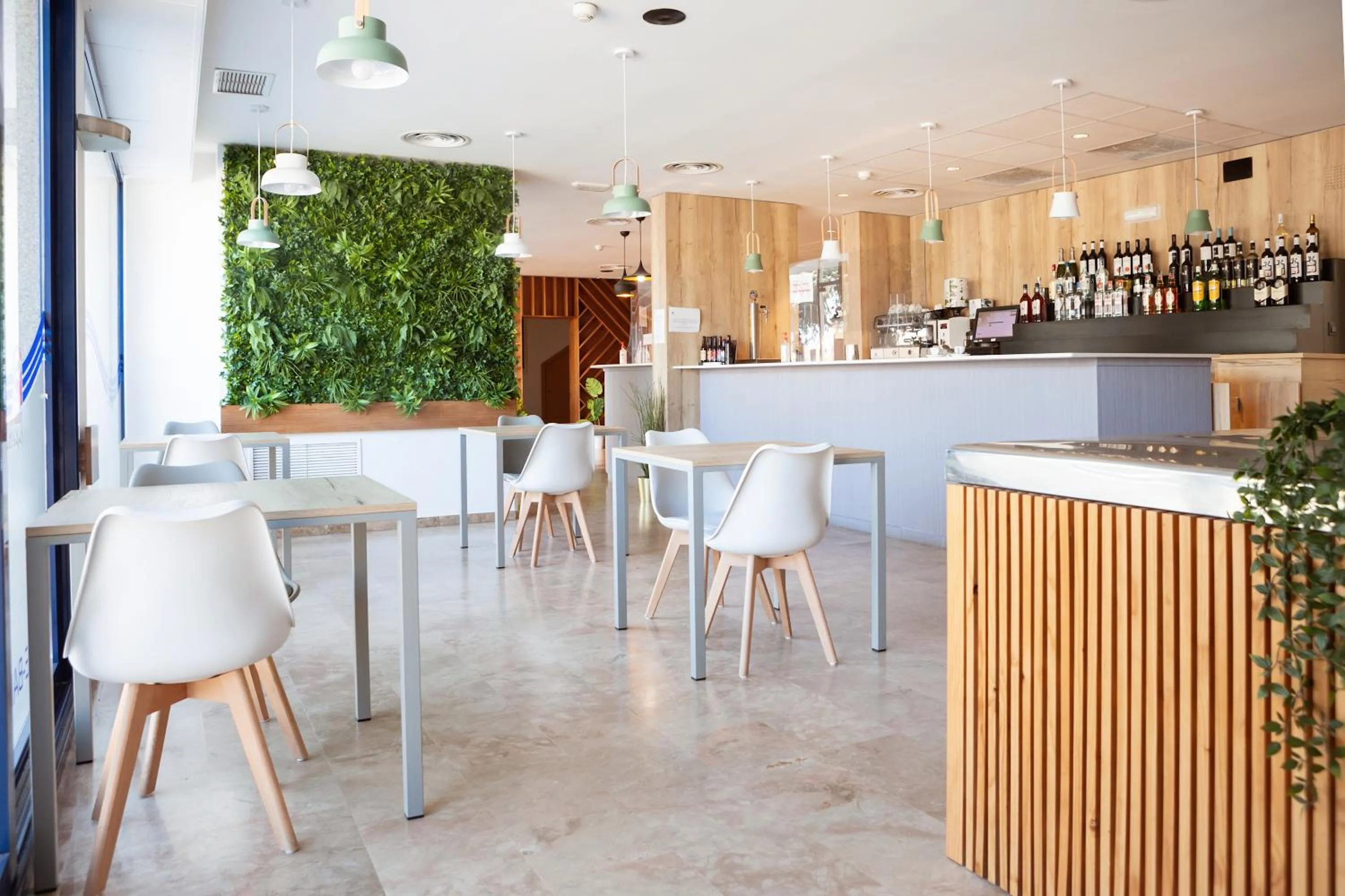 Property building in Plaza Alaquas