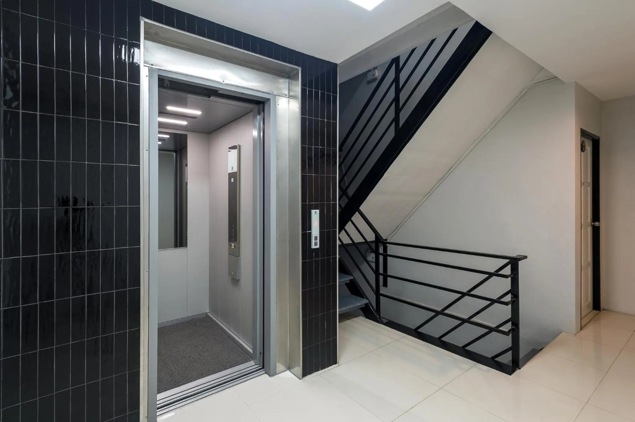 elevator in Tiya House Rooms & Cafe