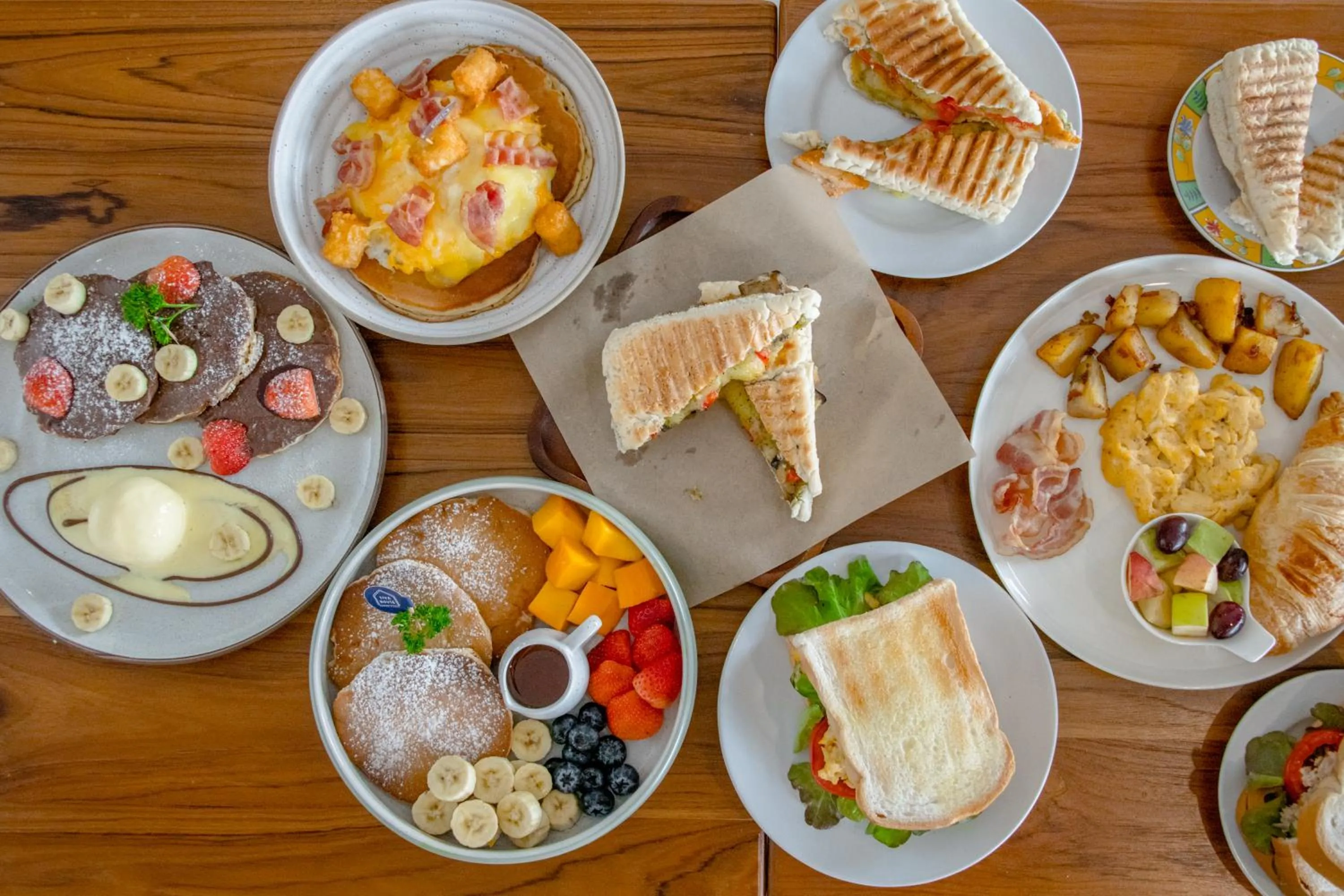 Restaurant/places to eat in Tiya House Rooms & Cafe