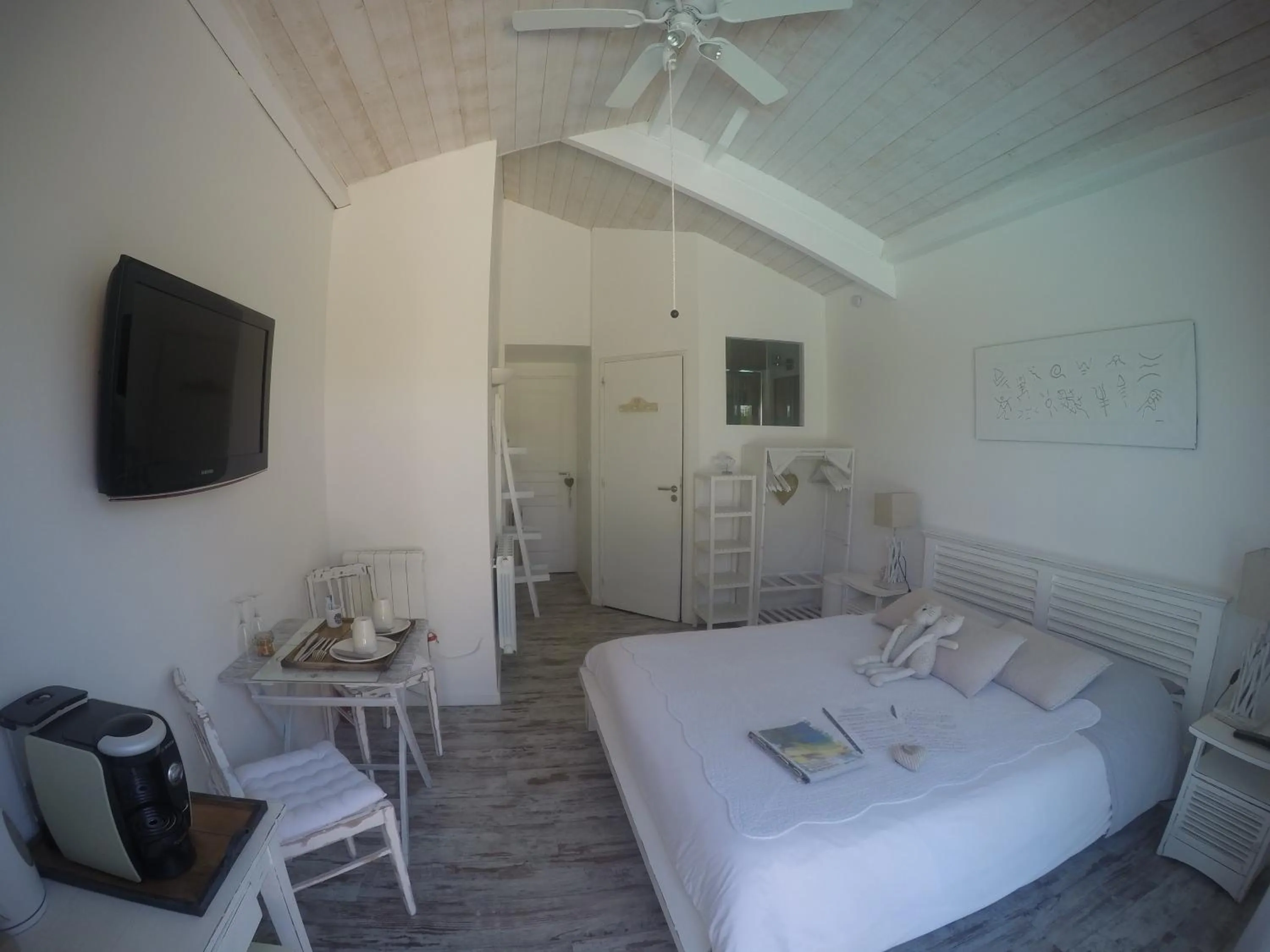 Bed in Villa Saint Barth