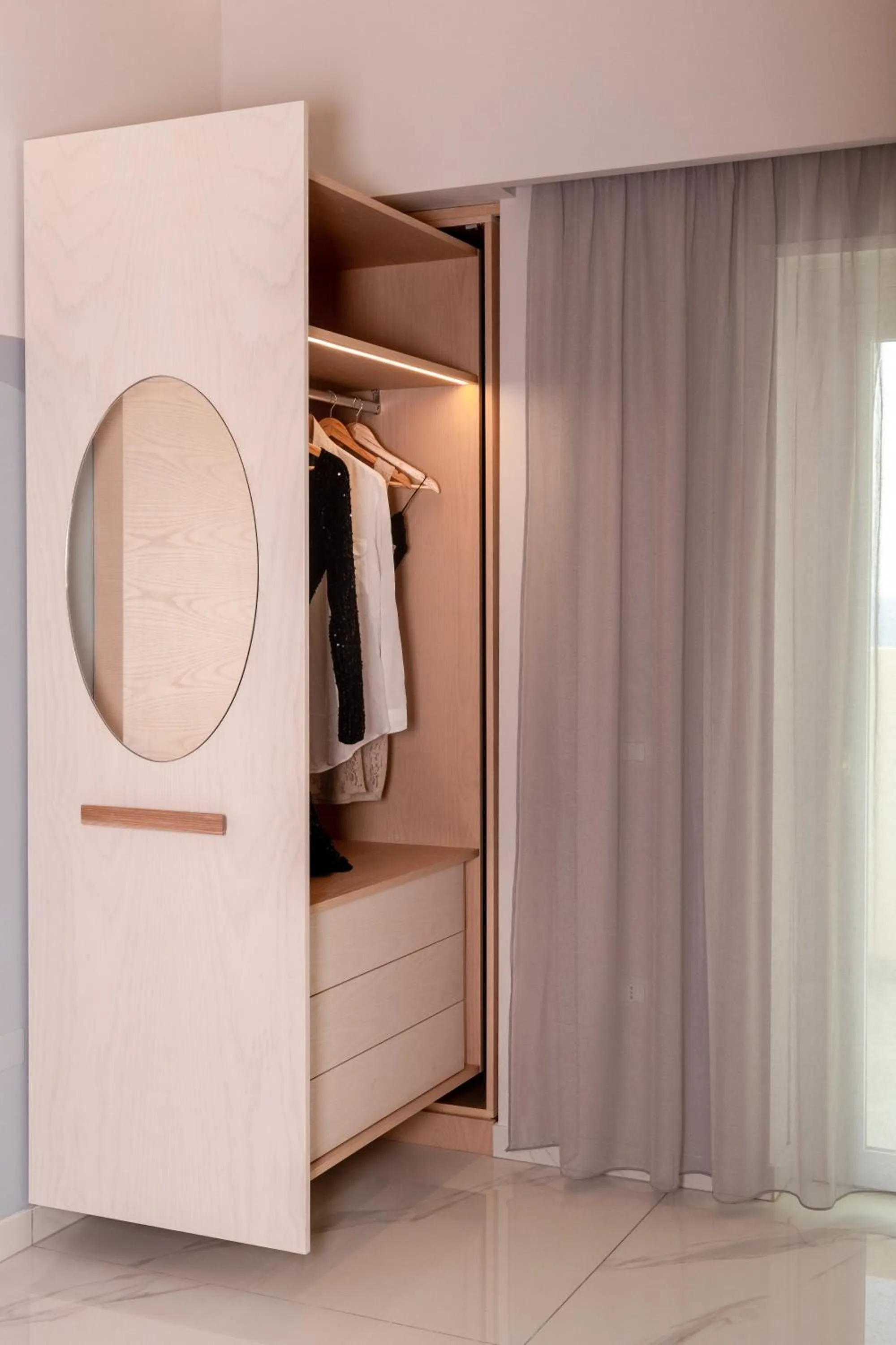 wardrobe in Hotel Villaggio Stromboli