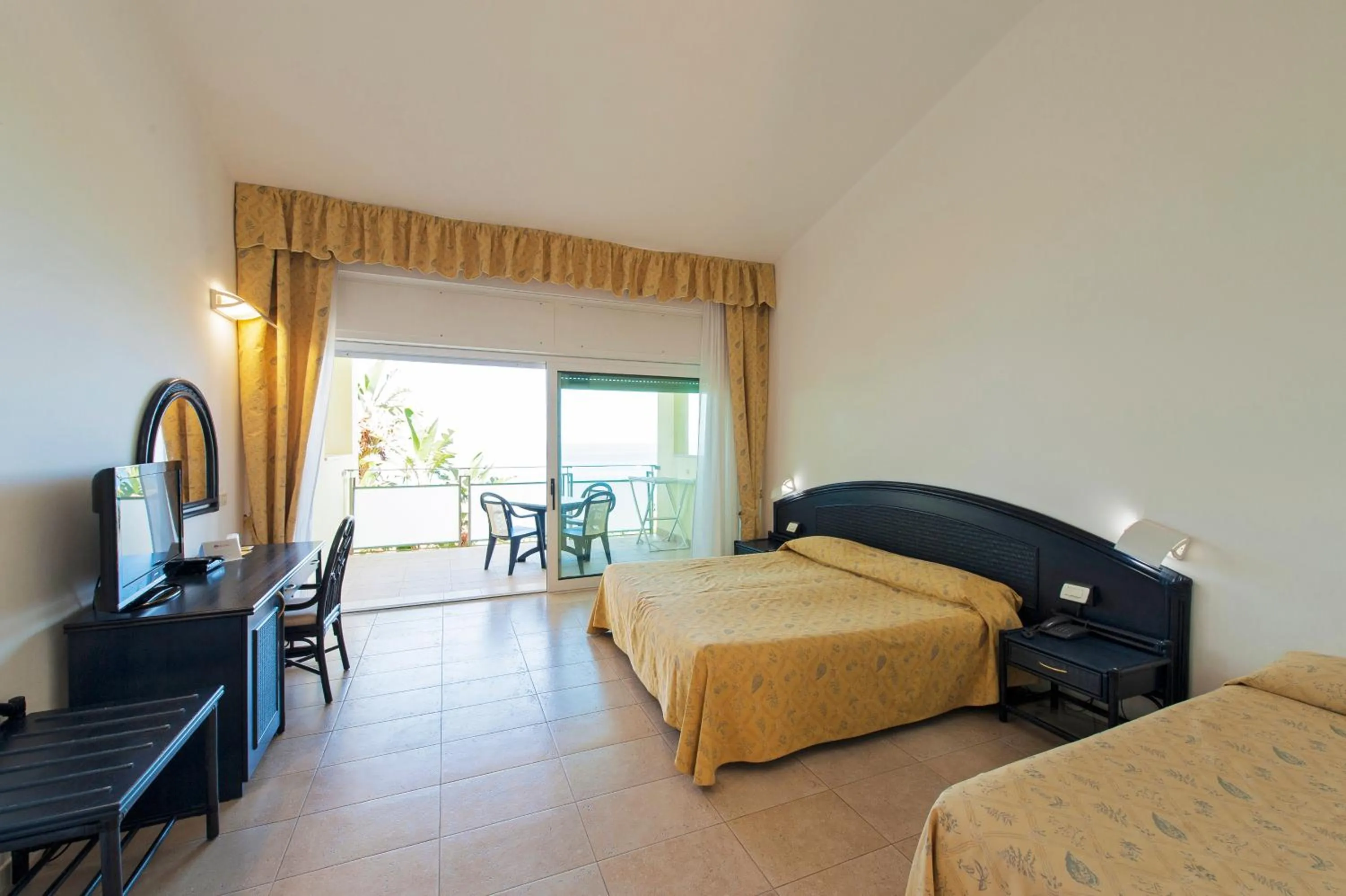 Photo of the whole room, Bed in Hotel Villaggio Stromboli