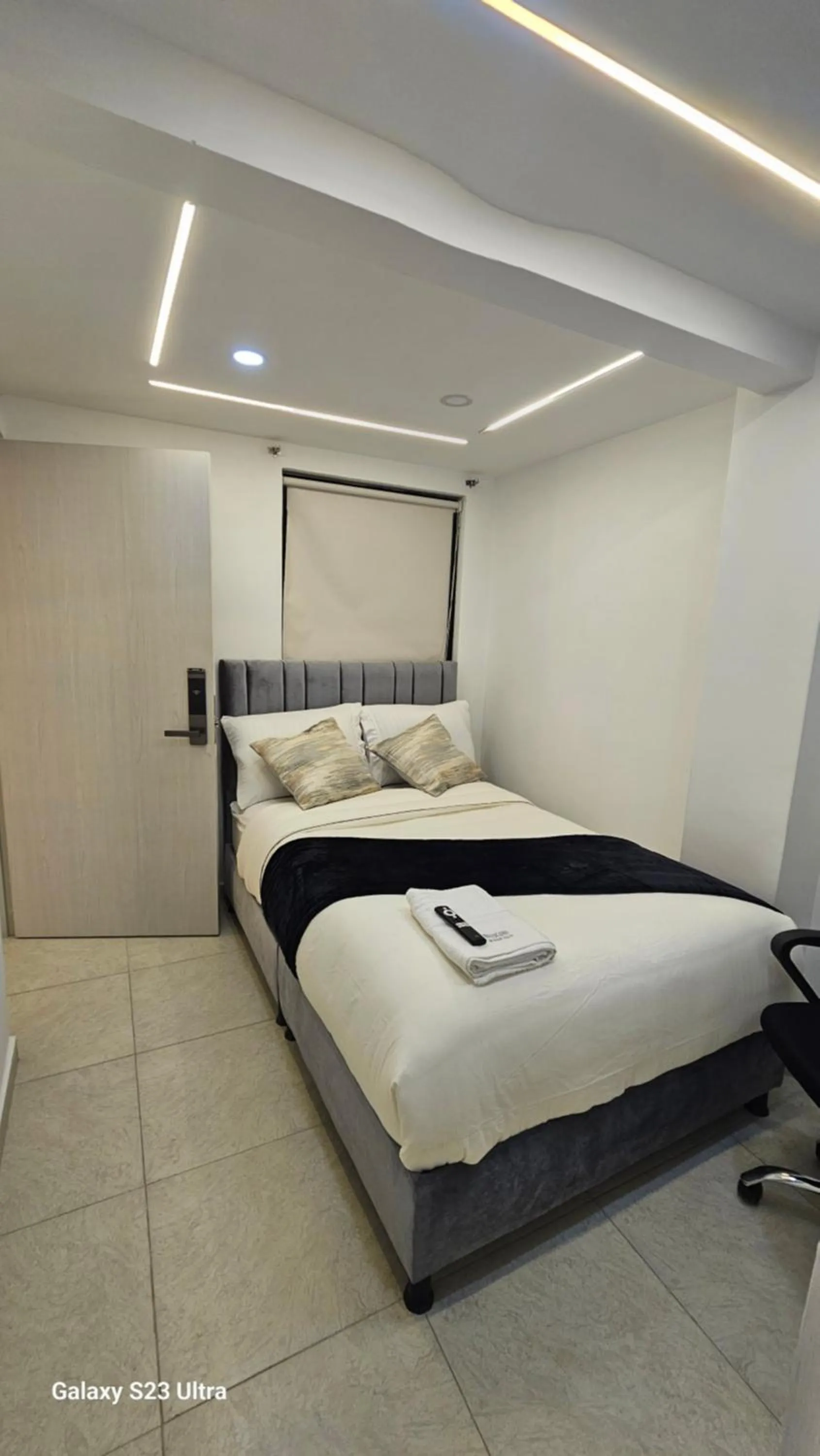 Bed in Hotel West Inn