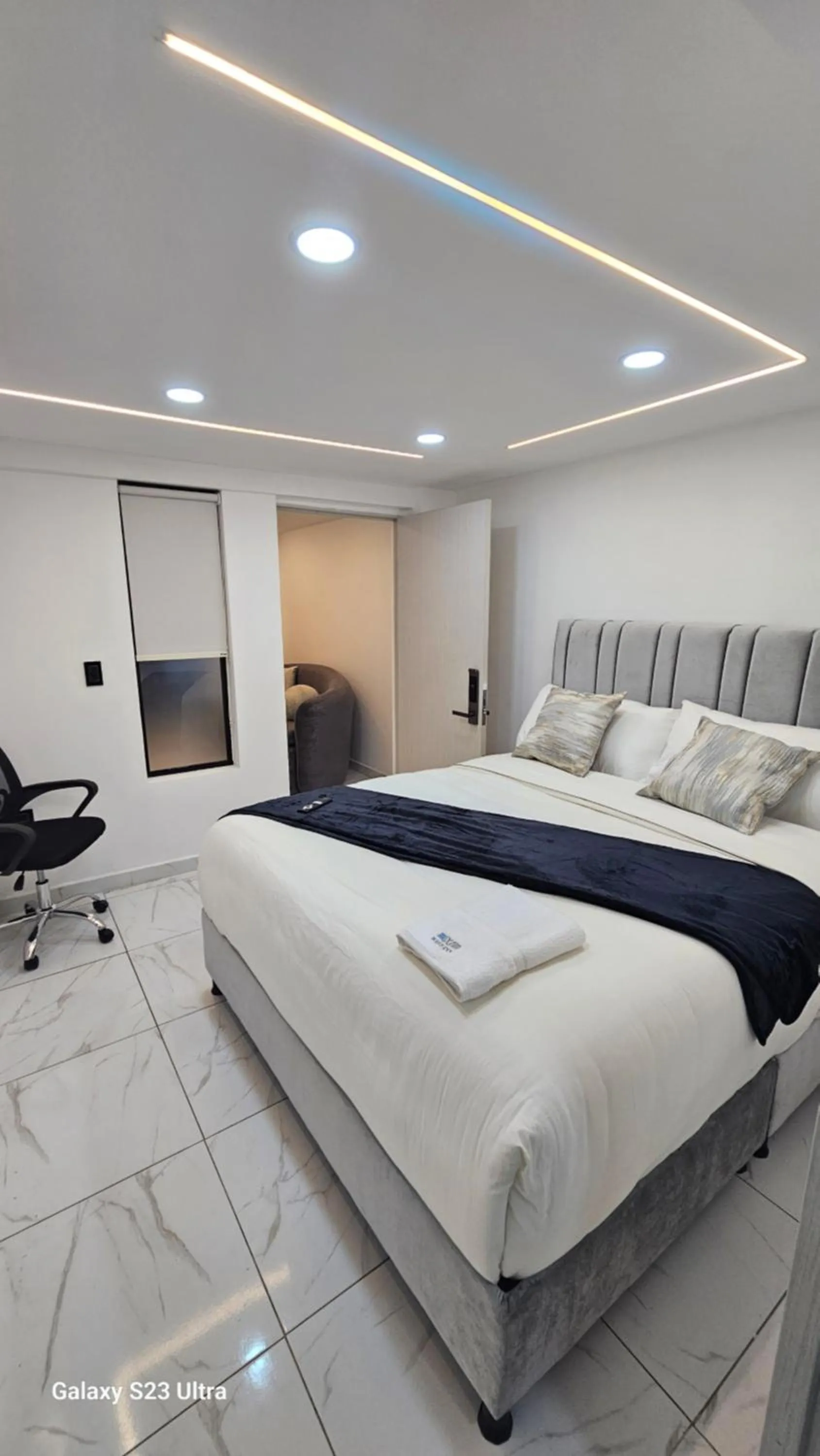 Bed in Hotel West Inn