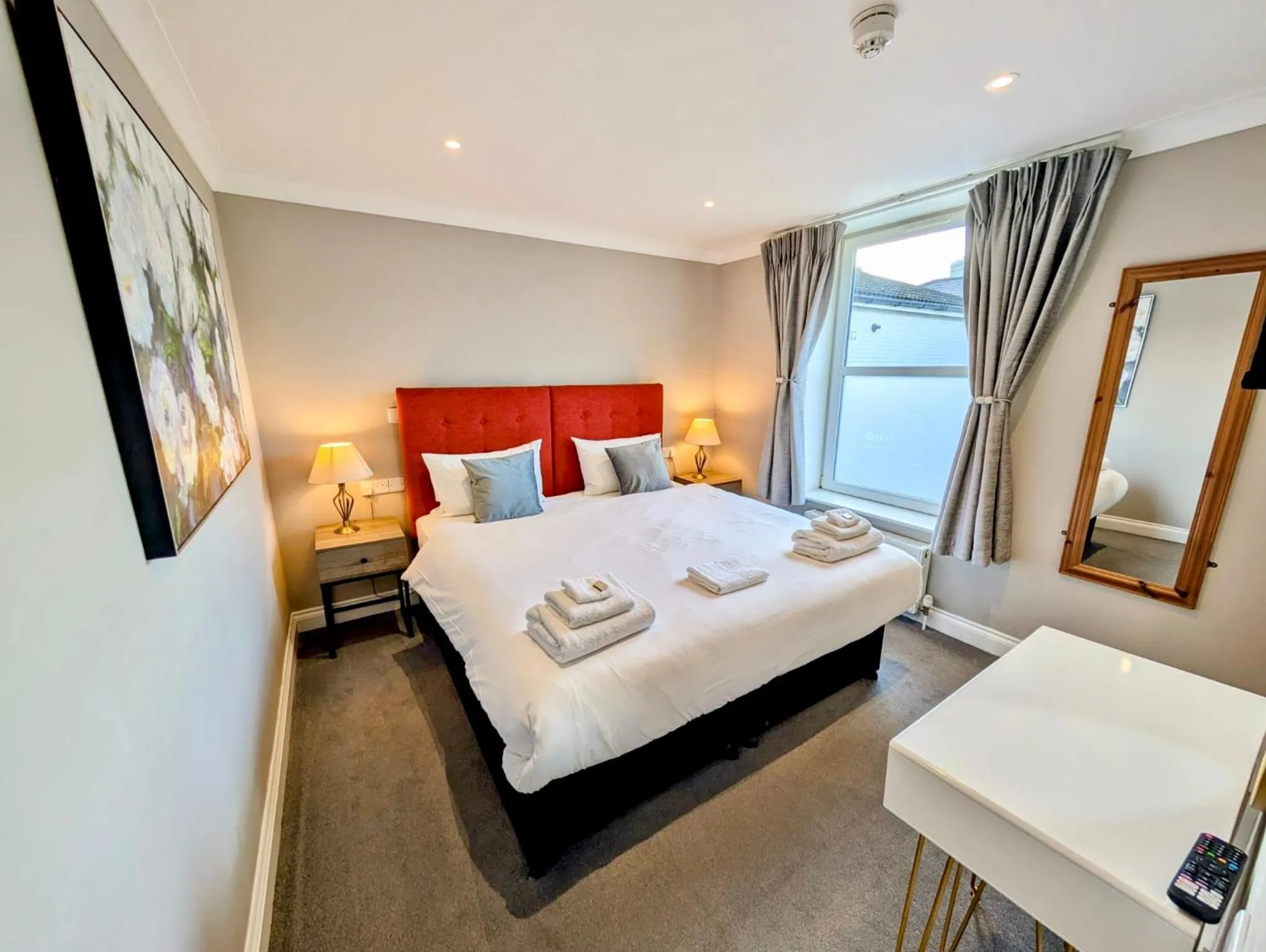 Bedroom, Bed in Peartree Serviced Apartments