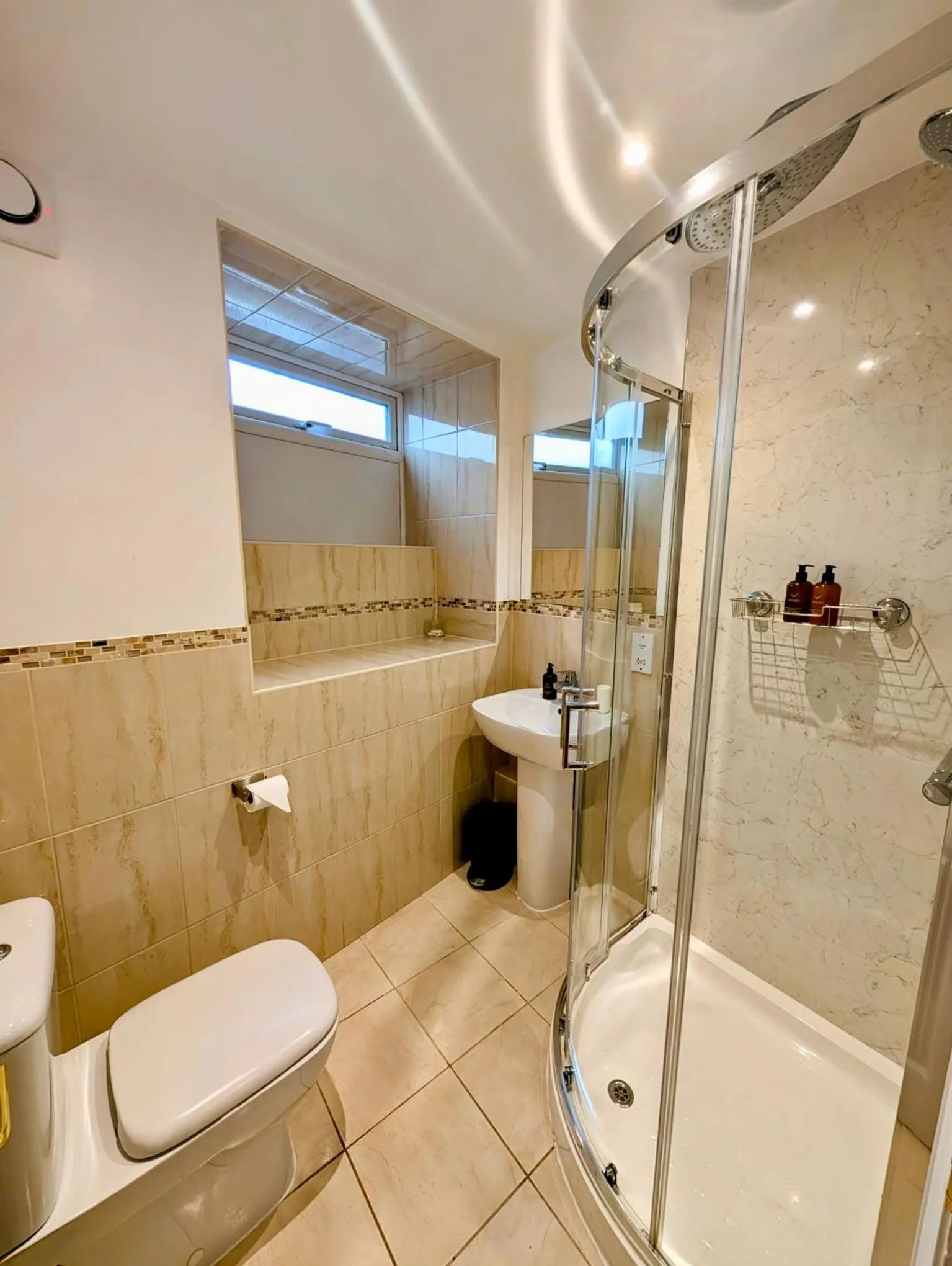 Bathroom in Peartree Serviced Apartments